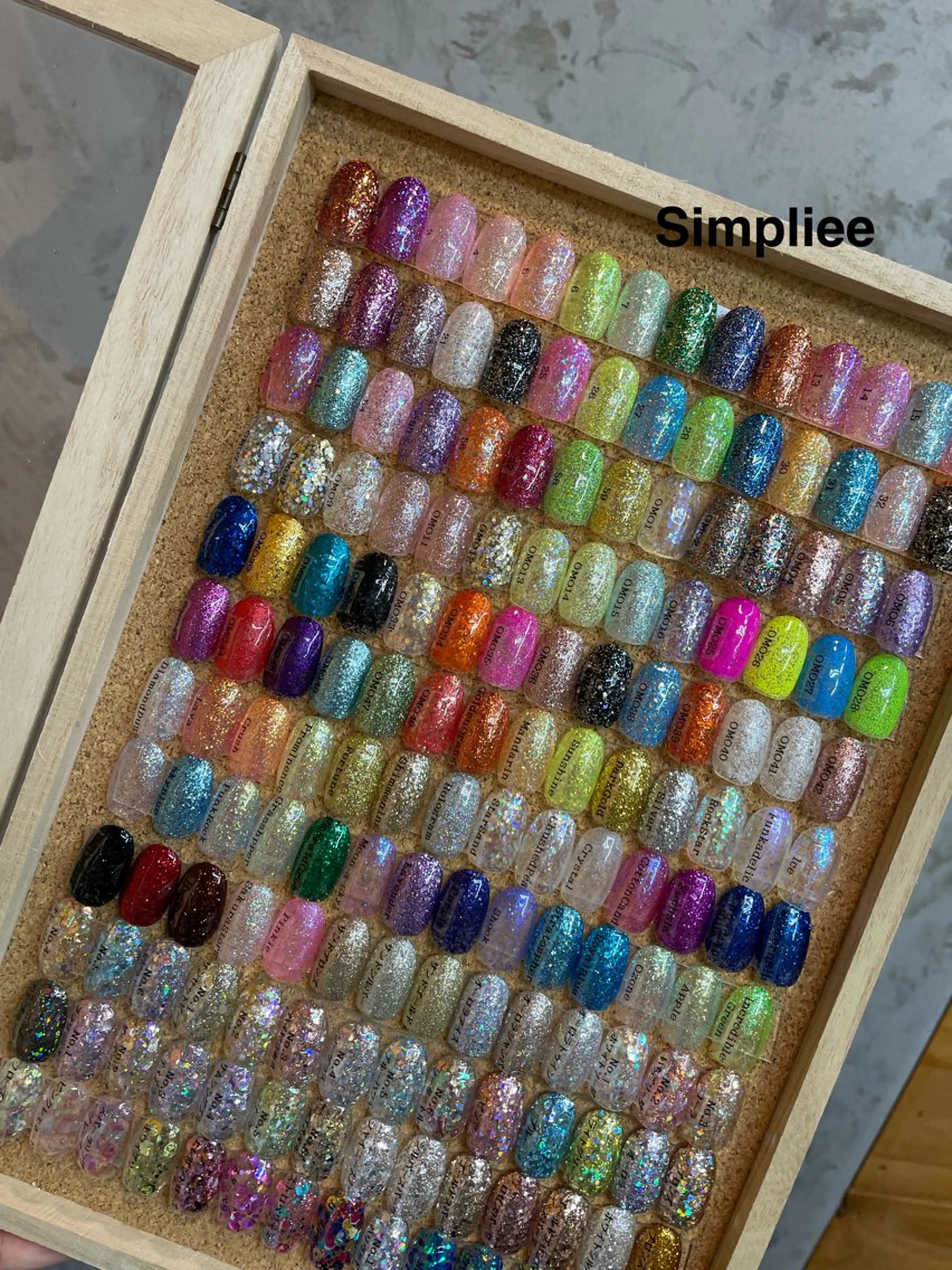 ネイル ラメ(グリッター) シンプリー🧚🏻 ワン👗渋谷店もえなのネイルデザイン