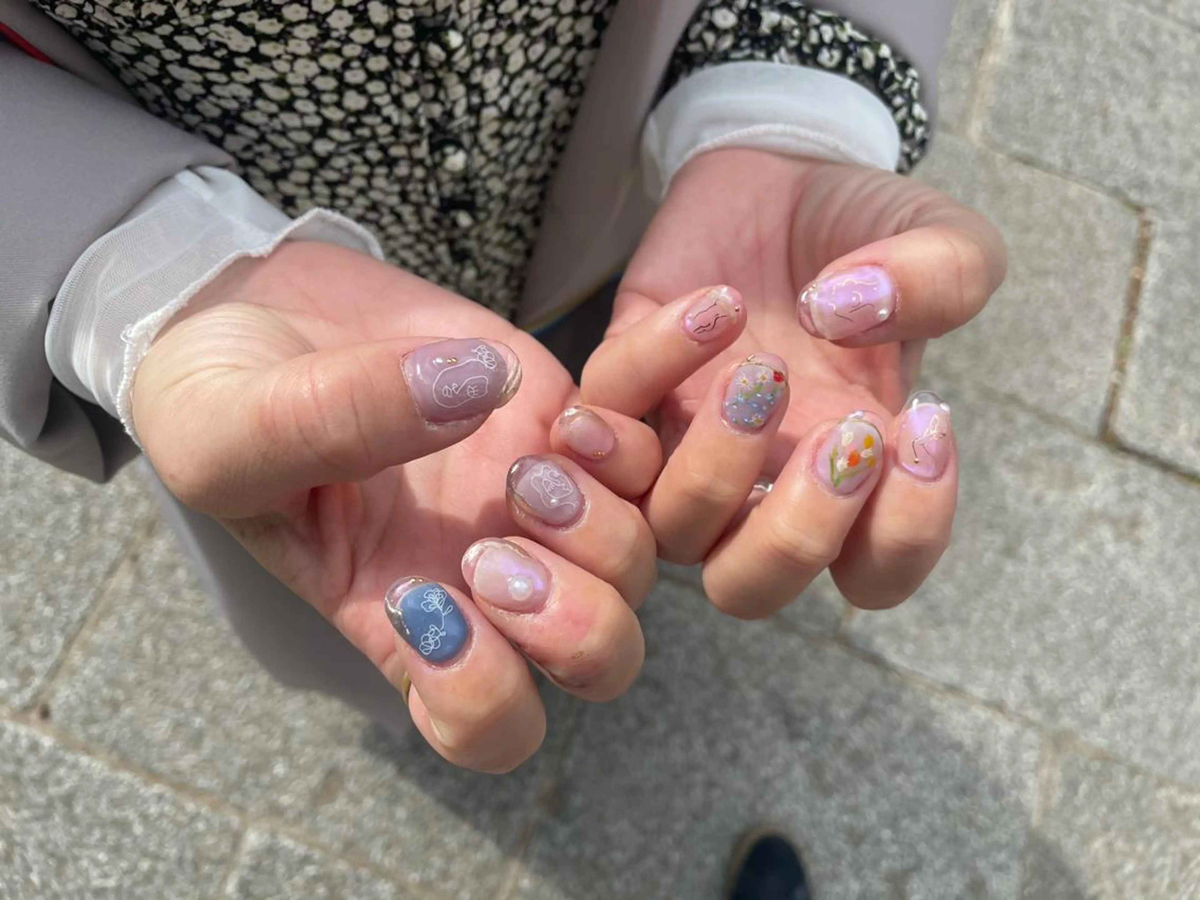 ネイル ハンドネイル ハンドケア R'well所属・はばすみれ🎀ﾈｲﾙ 光ﾌｪｲｼｬﾙ ﾍｱのネイルデザイン
