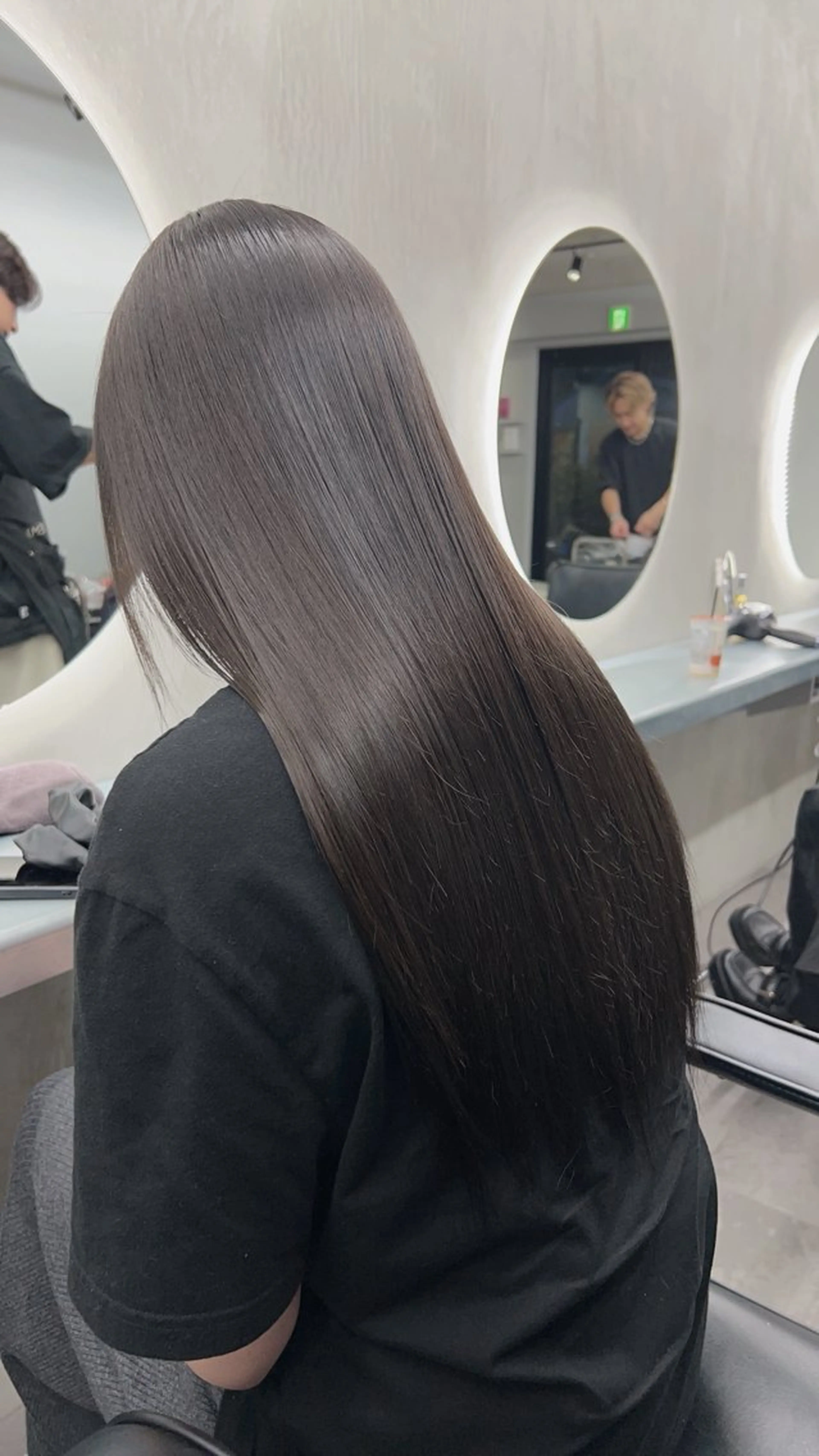 ロング アッシュ アッシュグレー 透明感グレージュ 田島晃汰のヘアスタイル