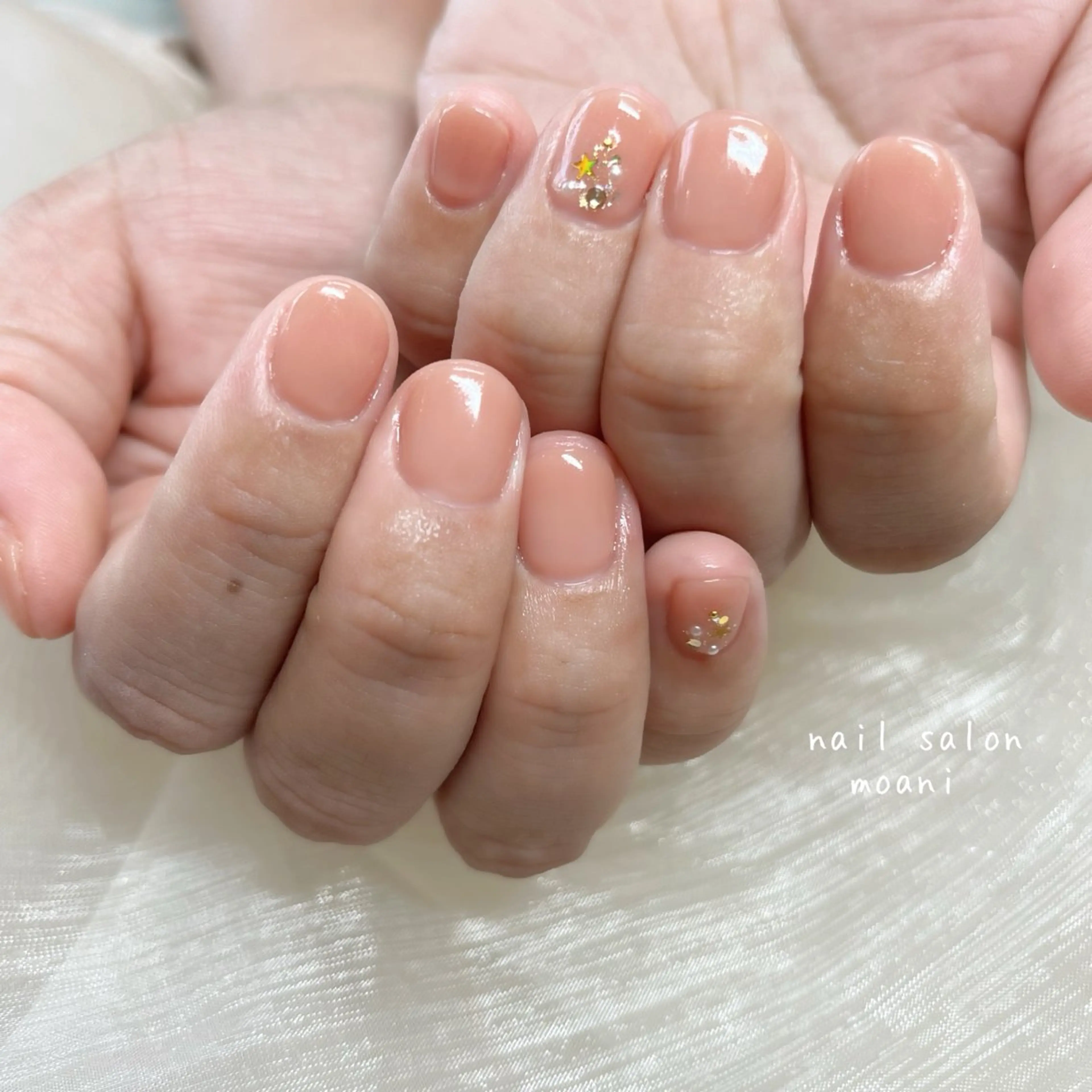 🉐オススメ❣️ワンカラorグラデーション片手1本づつアートサービス　お爪の形整＆甘皮処理代込み＆初回他店オフサービスの写真