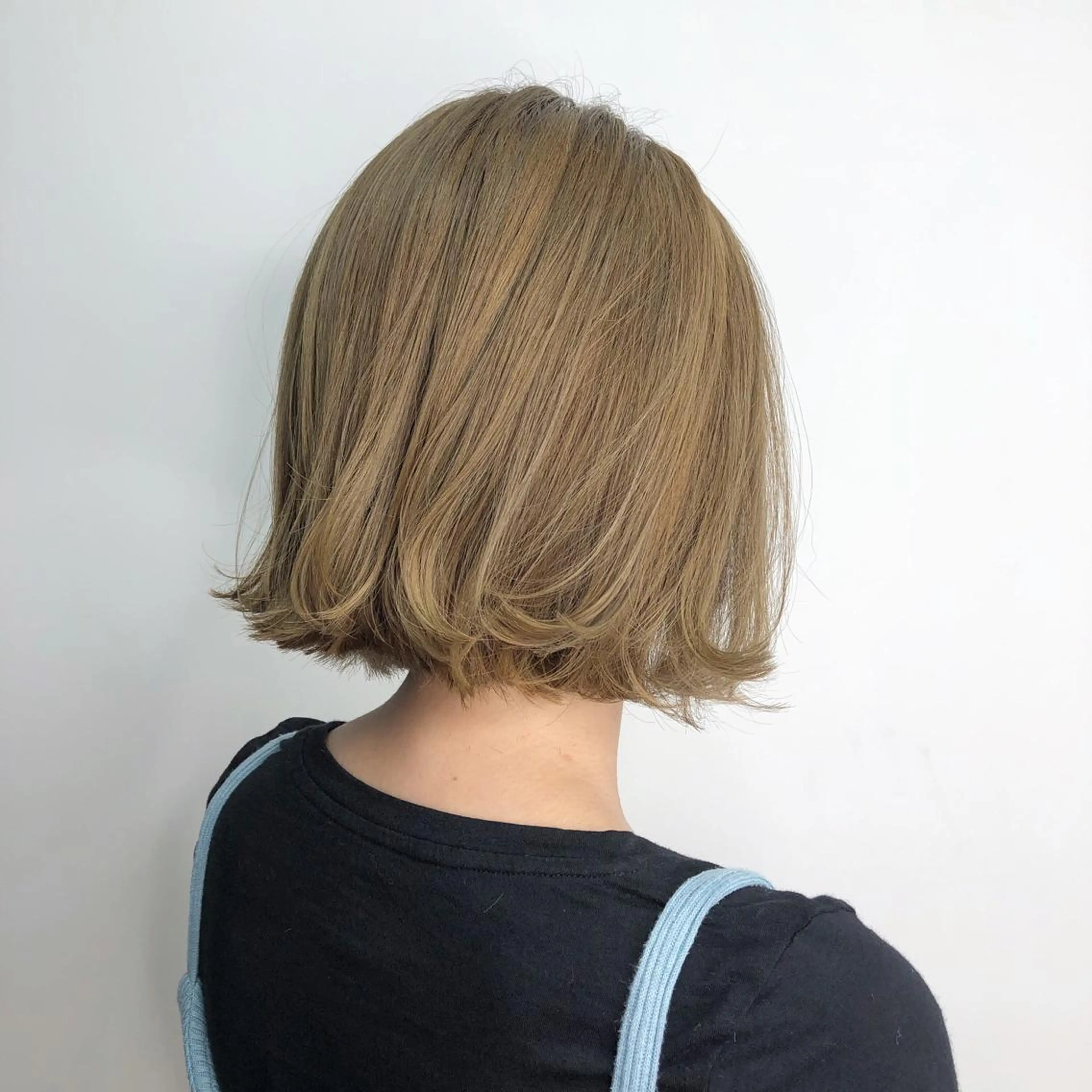 ショート カラー ブロンド ハイトーンカラー ボブ ヘアカラー トリートメント 韓国🩵海外ヘア 宮川華奈のヘアスタイル