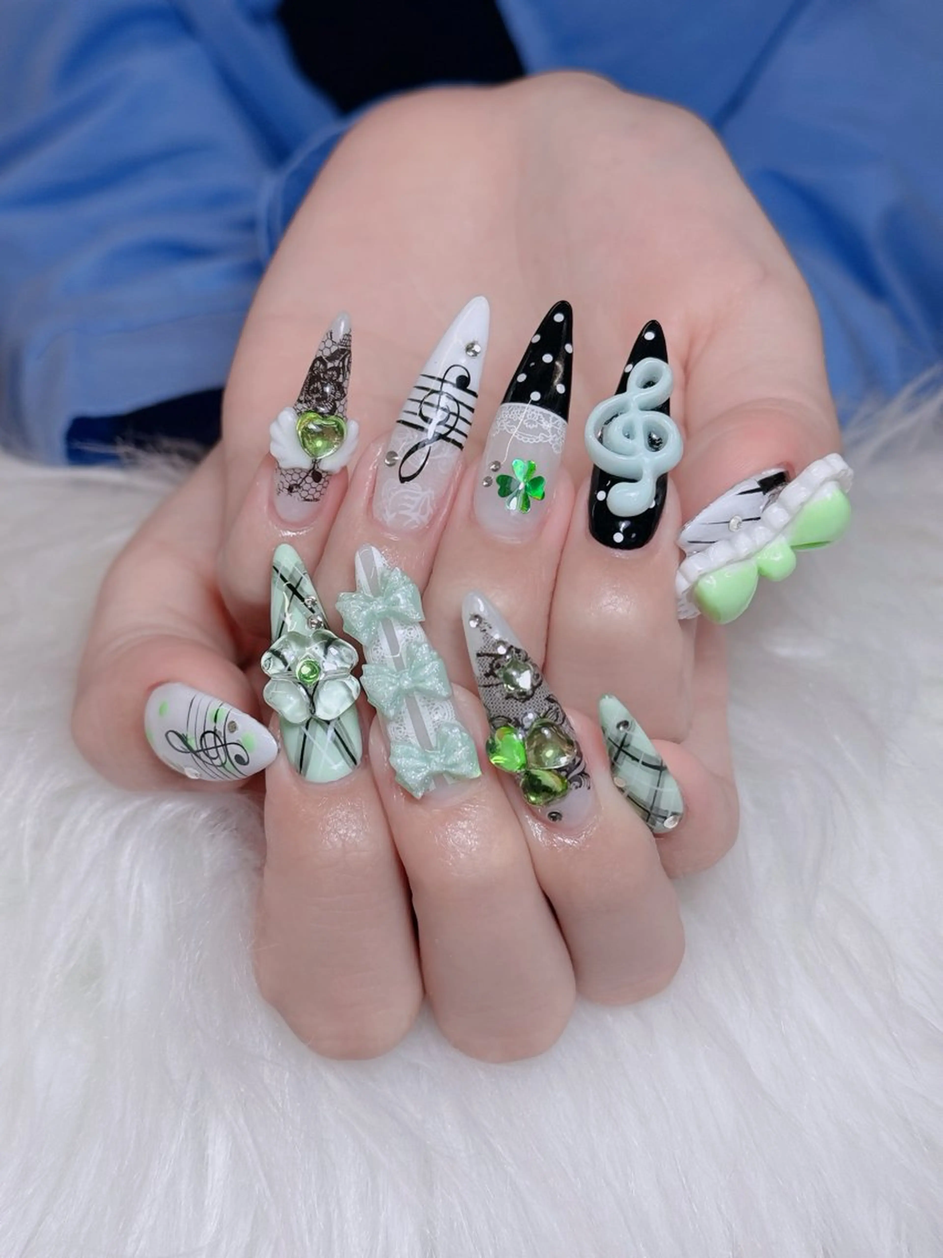 ネイル オーロラネイル チークネイル フットネイル フレンチネイル 韓国ネイル ハンドネイル Lumi Nail 新大久保3‘のネイルデザイン
