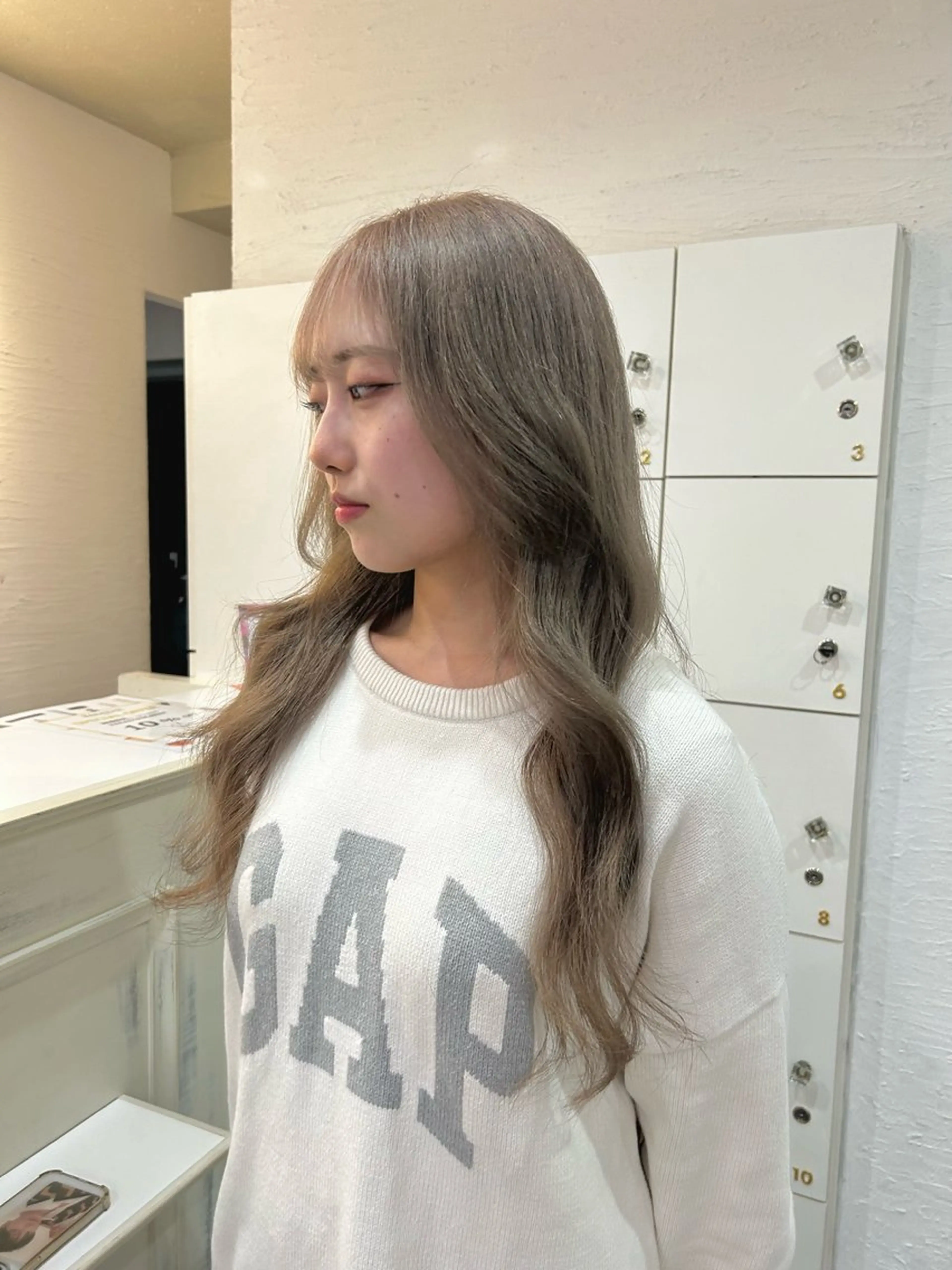 ロング カラー ベージュカラー グレージュ inq sakae所属・りん🌷︎名古屋 透明感カラー/カットのヘアスタイル