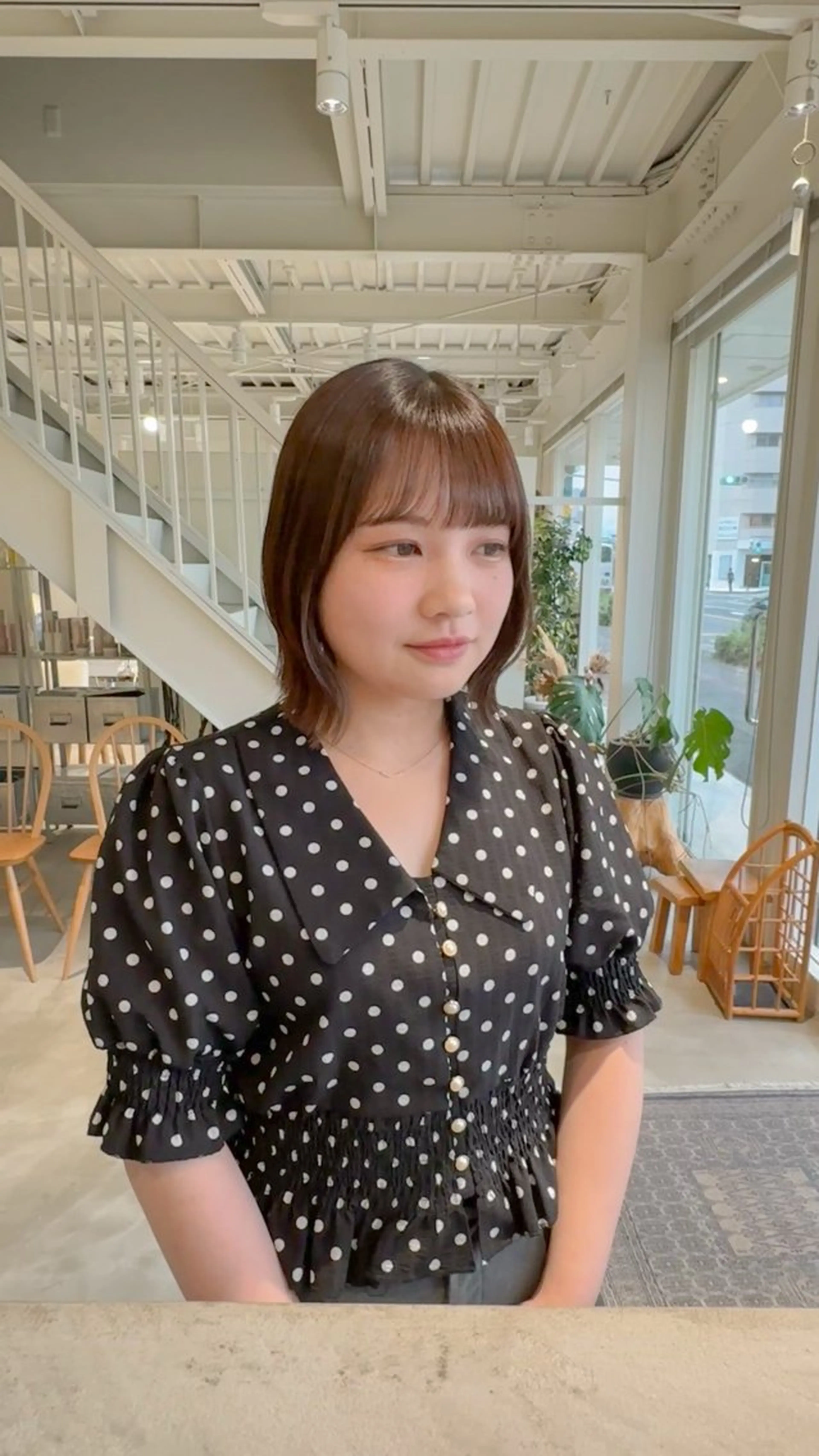 ミディアム ボブ くびれヘア 小顔カット カット 安西 香利奈のヘアスタイル