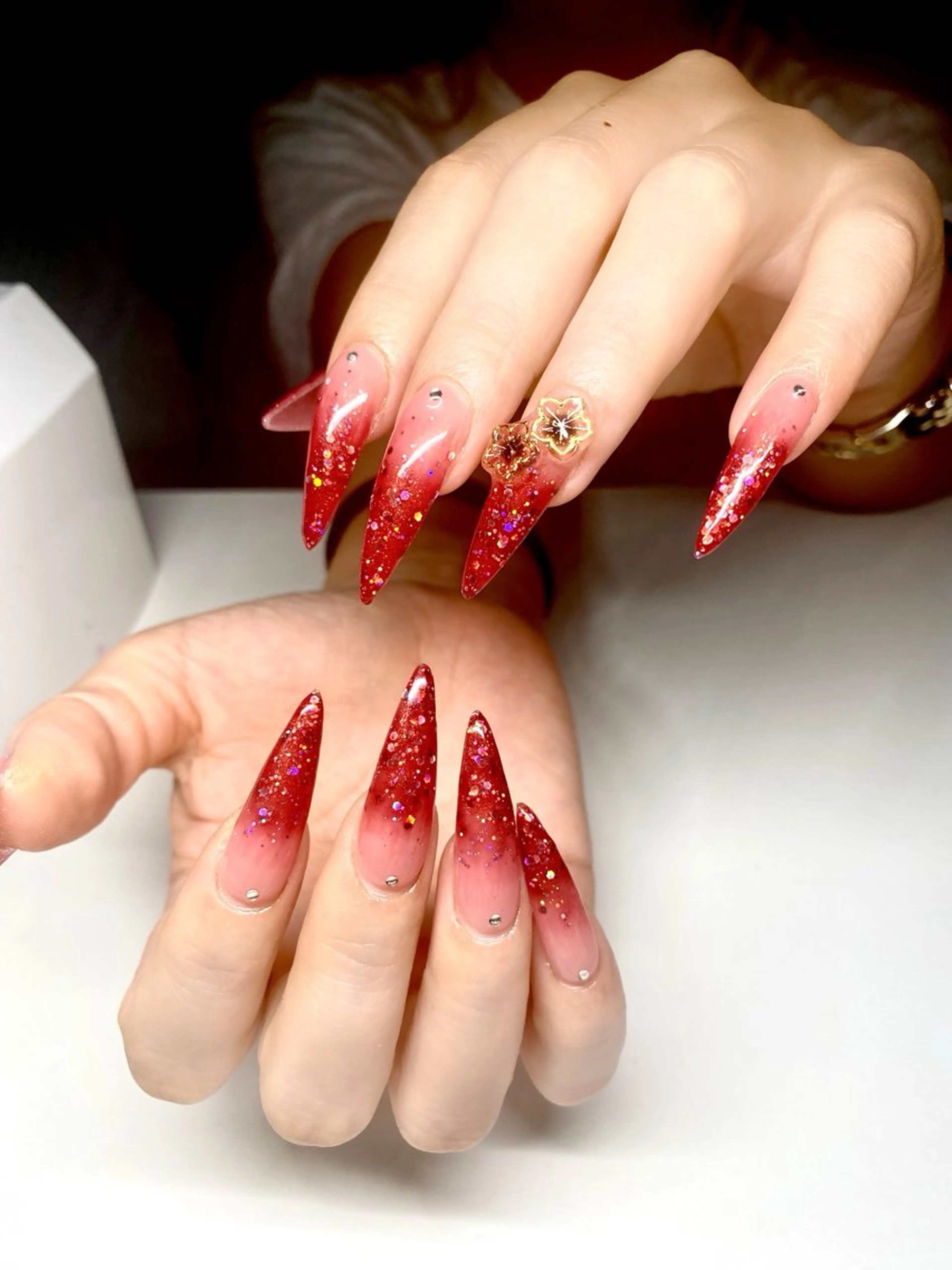 ネイル 長さ出し グラデーション ネイルチップ ハンドネイル ハンドケア Hi Beauty 渋谷(ネイル、ハイパーナイフ6、脂肪れいきゃく、マッサージ＆エステサロン)所属・Hi beauty 渋谷のネイルデザイン