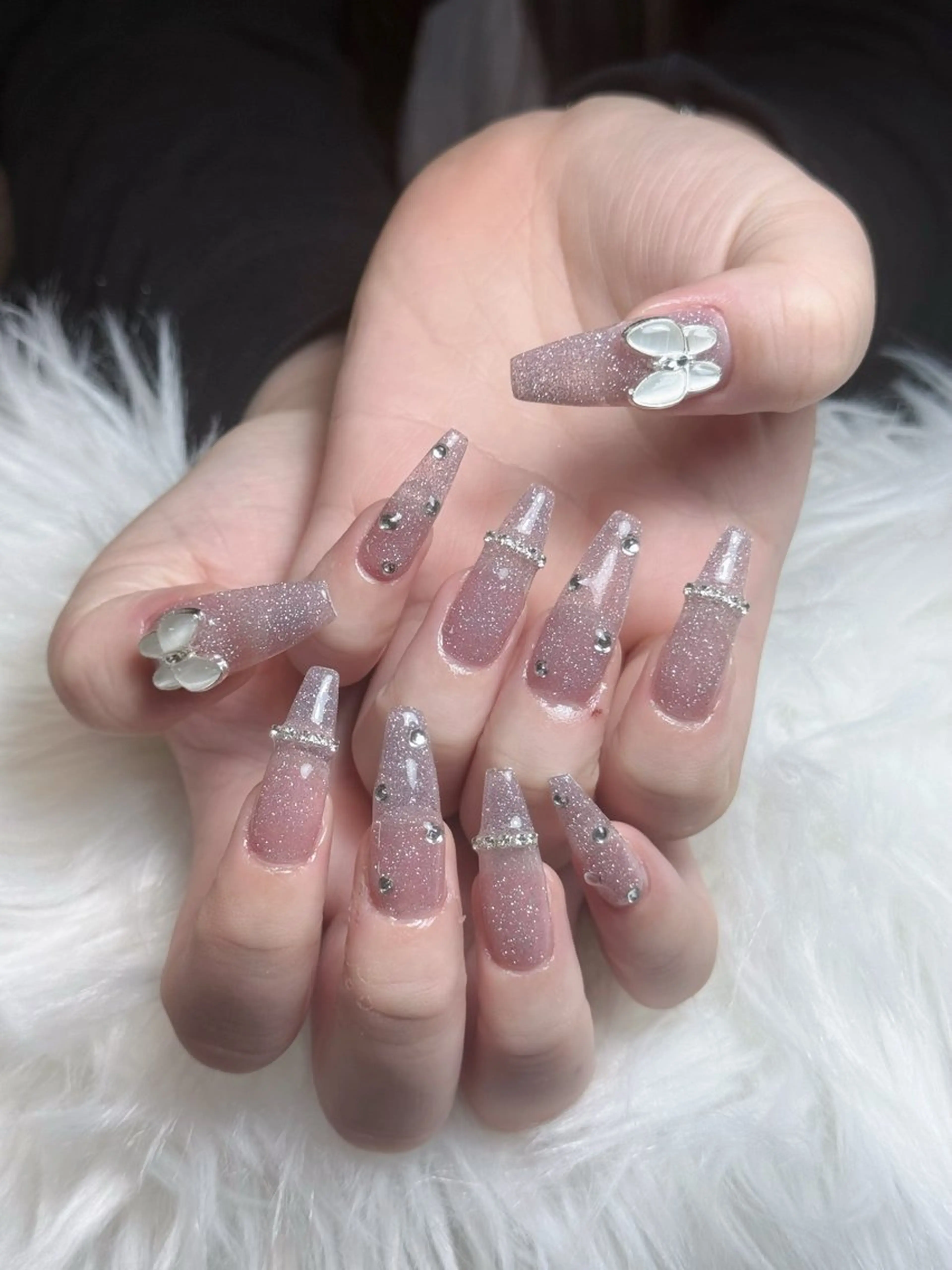 ネイル フレンチネイル ジェルネイル キラキラネイル 韓国ネイル マグネットネイル Julli nail studio所属・Julli NailStudioのネイルデザイン