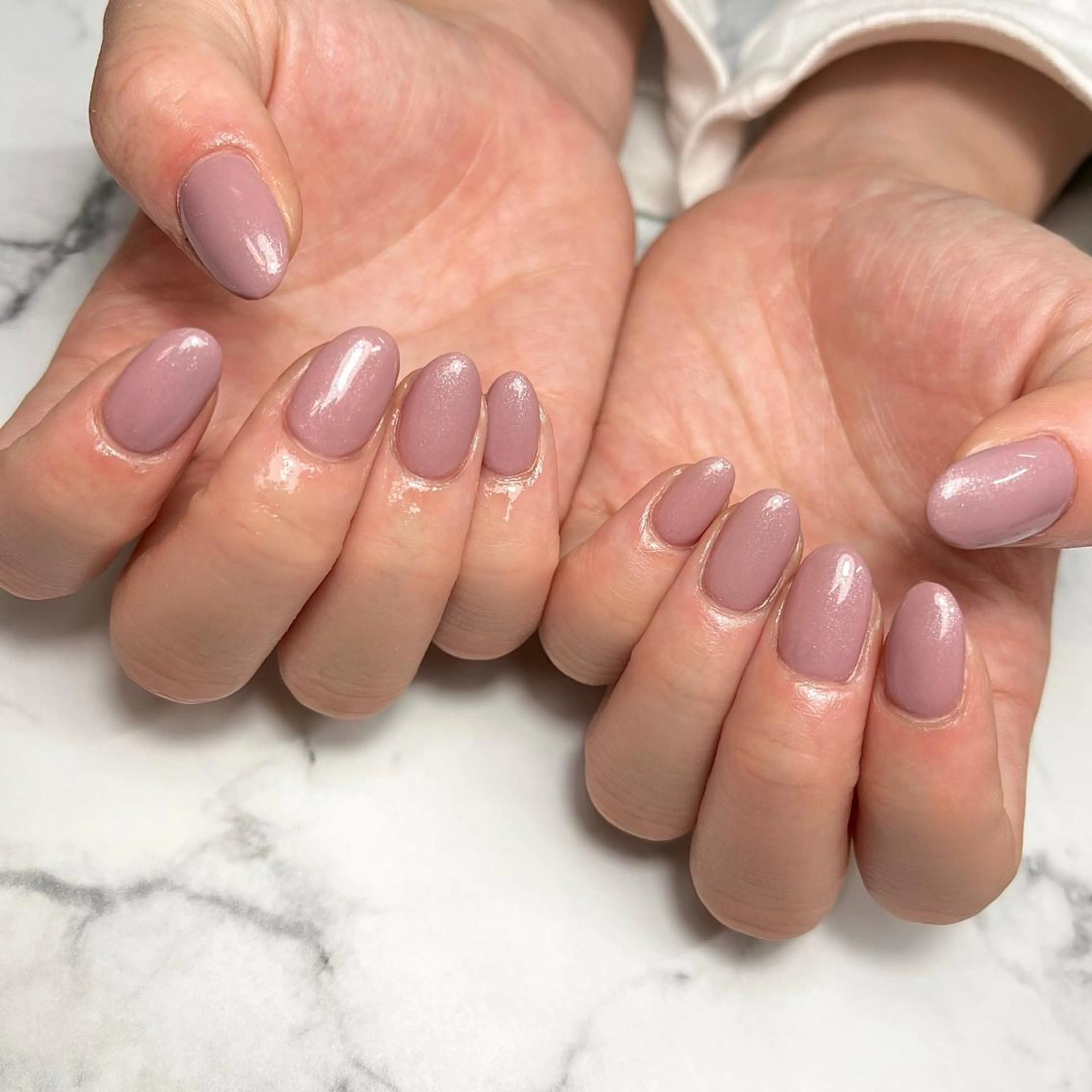 ネイル ジェルネイル ラメ(グリッター) 持ち込み ニュアンスネイル オフィスネイル ハンドネイル NAIL NOWのネイルデザイン
