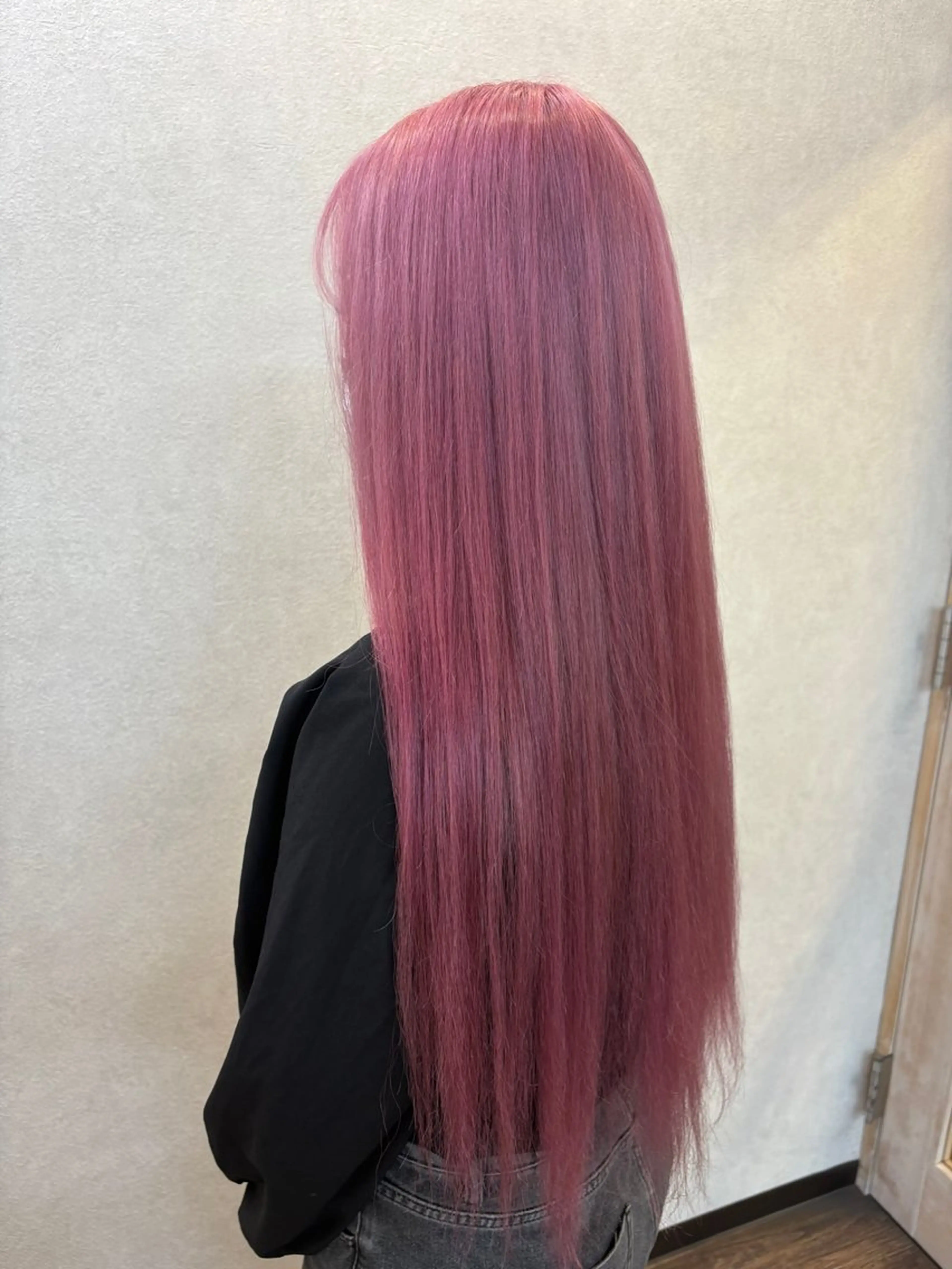 ロング カラー ピンクカラー 関口 真琴のヘアスタイル