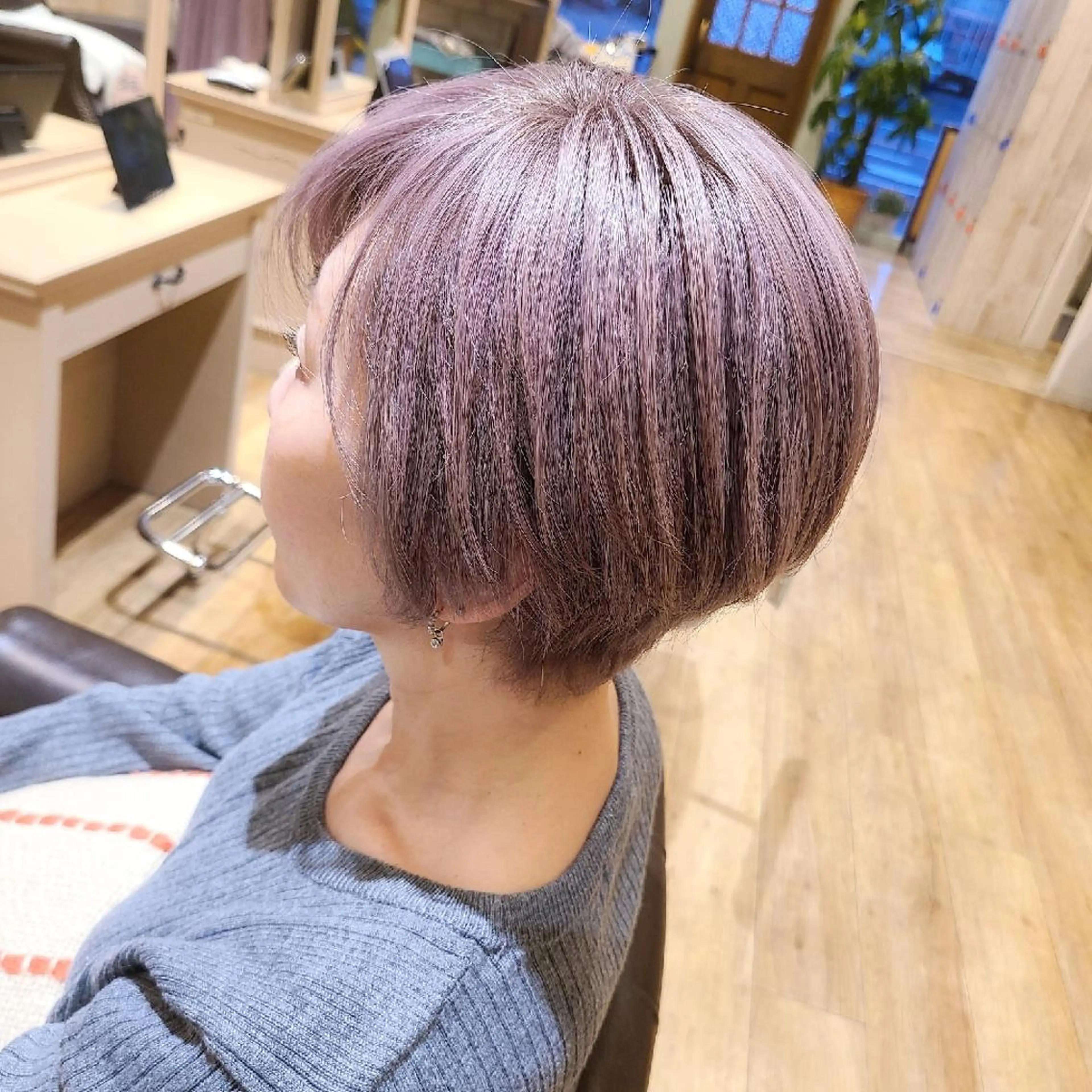 ショート アッシュ 小平 昌宏のヘアスタイル