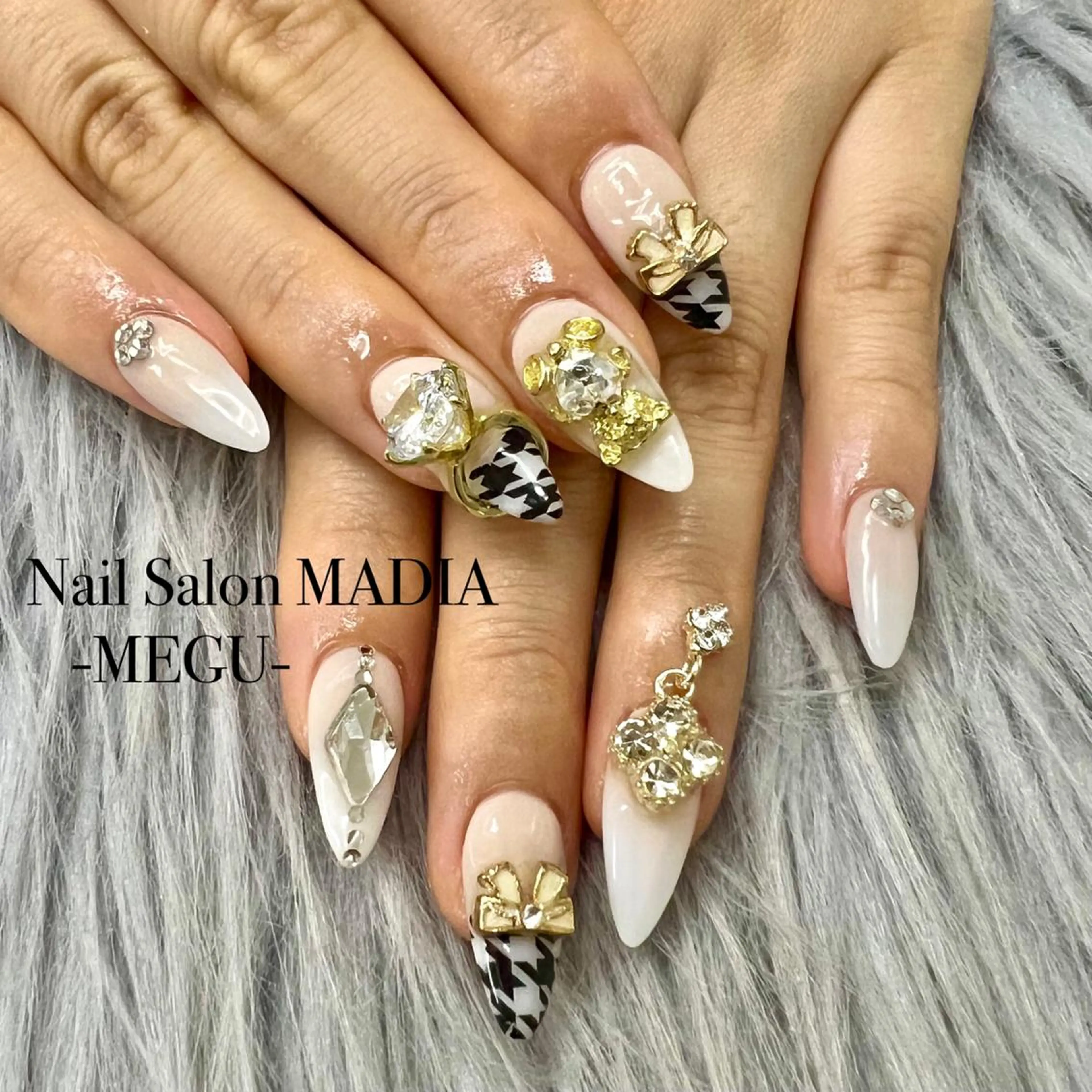 ネイル MADIA藤沢所属・MADIA MEGUのネイルデザイン