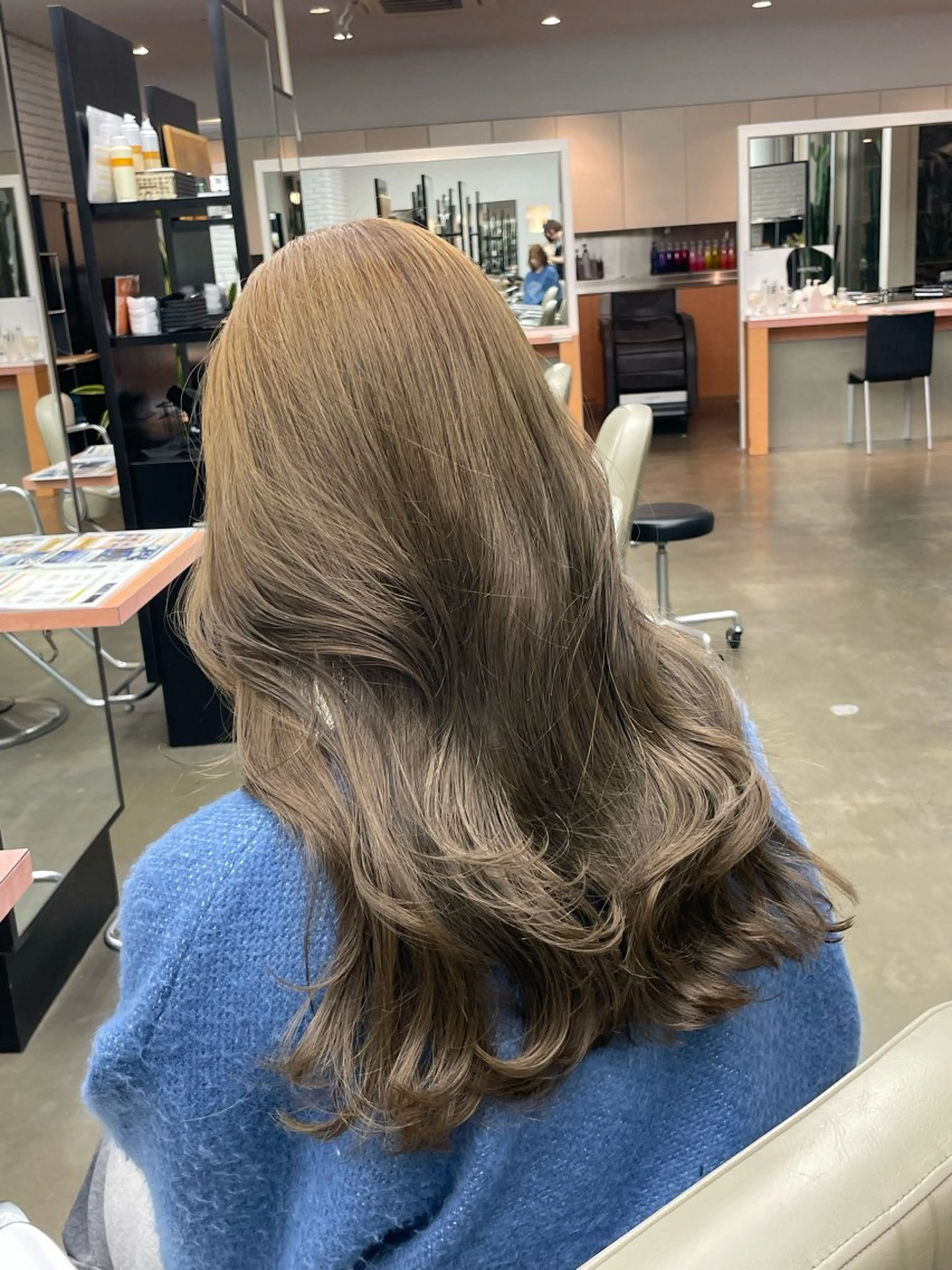 カラー 近藤 理子のヘアスタイル