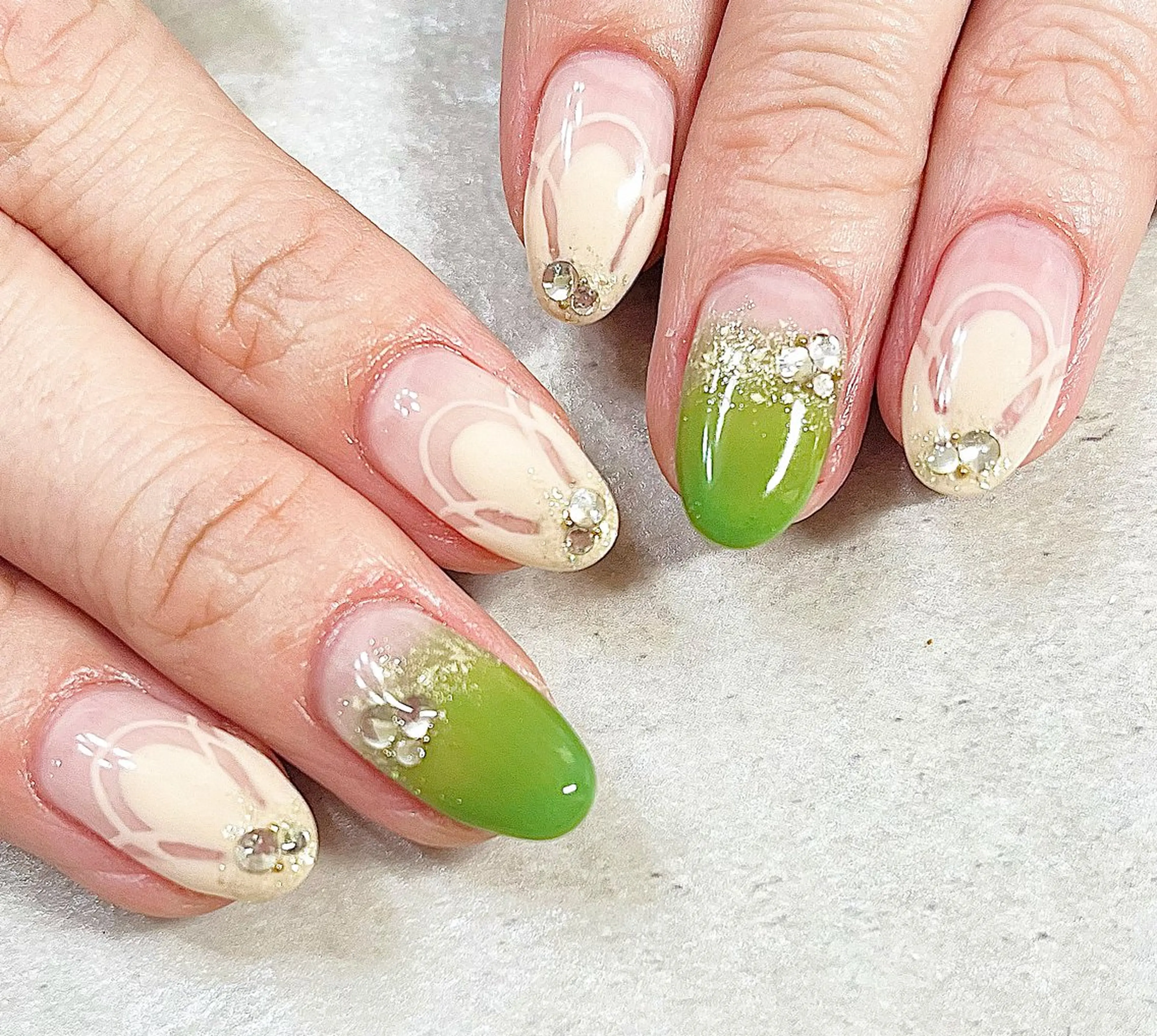 ネイル アートネイル フラワーネイル ピンク ピンクベージュ 春ネイル ハンドネイル nailsalonMIR所属・ネイルサロン ミールのネイルデザイン