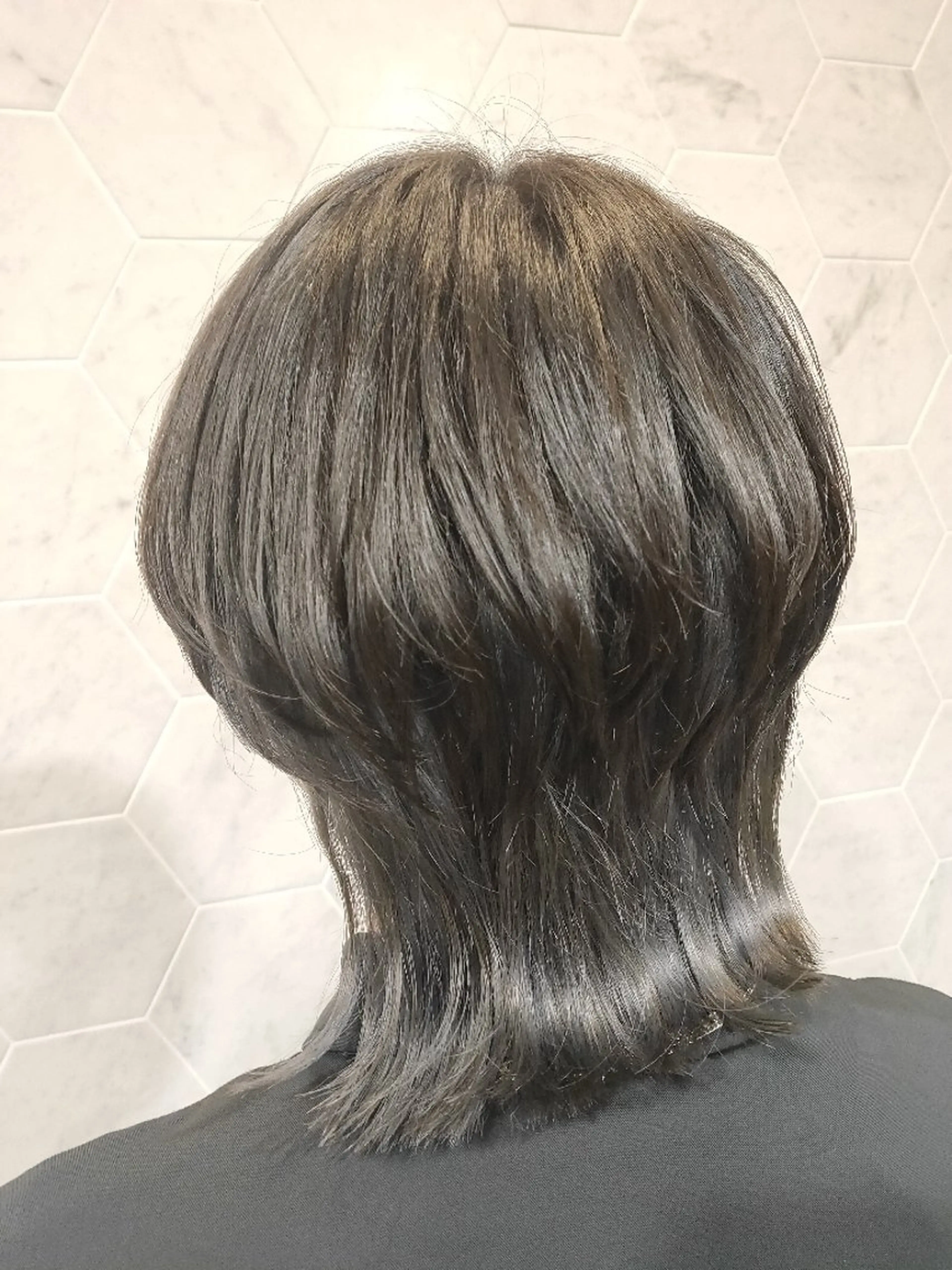 ミディアム ウルフカット カット ヘアカラー トリートメント 五十嵐 野乃佳のヘアスタイル