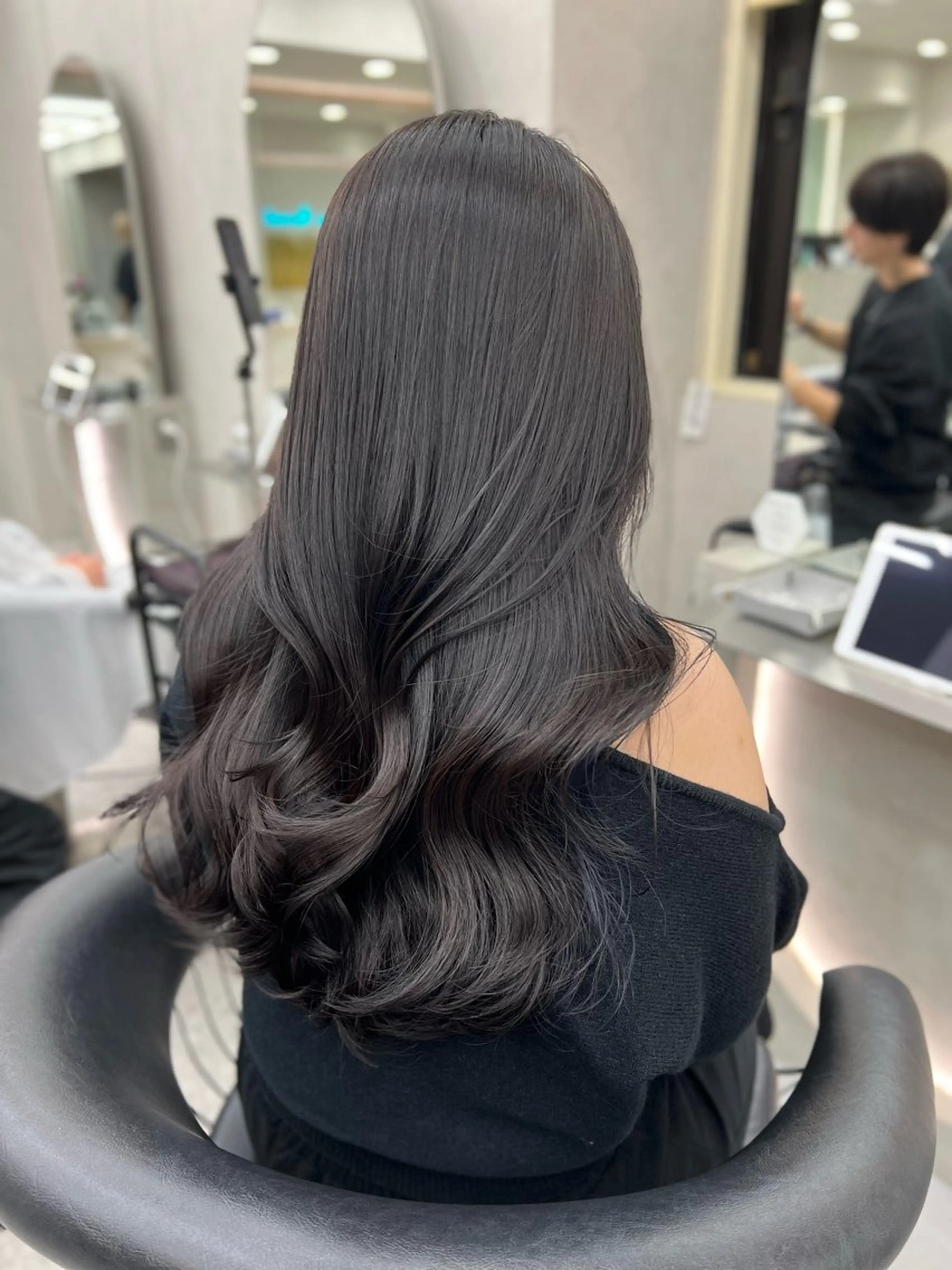 セミロング カット ヘアカラー トリートメント 地毛風縮毛矯正 ☘️松井　傑のヘアスタイル