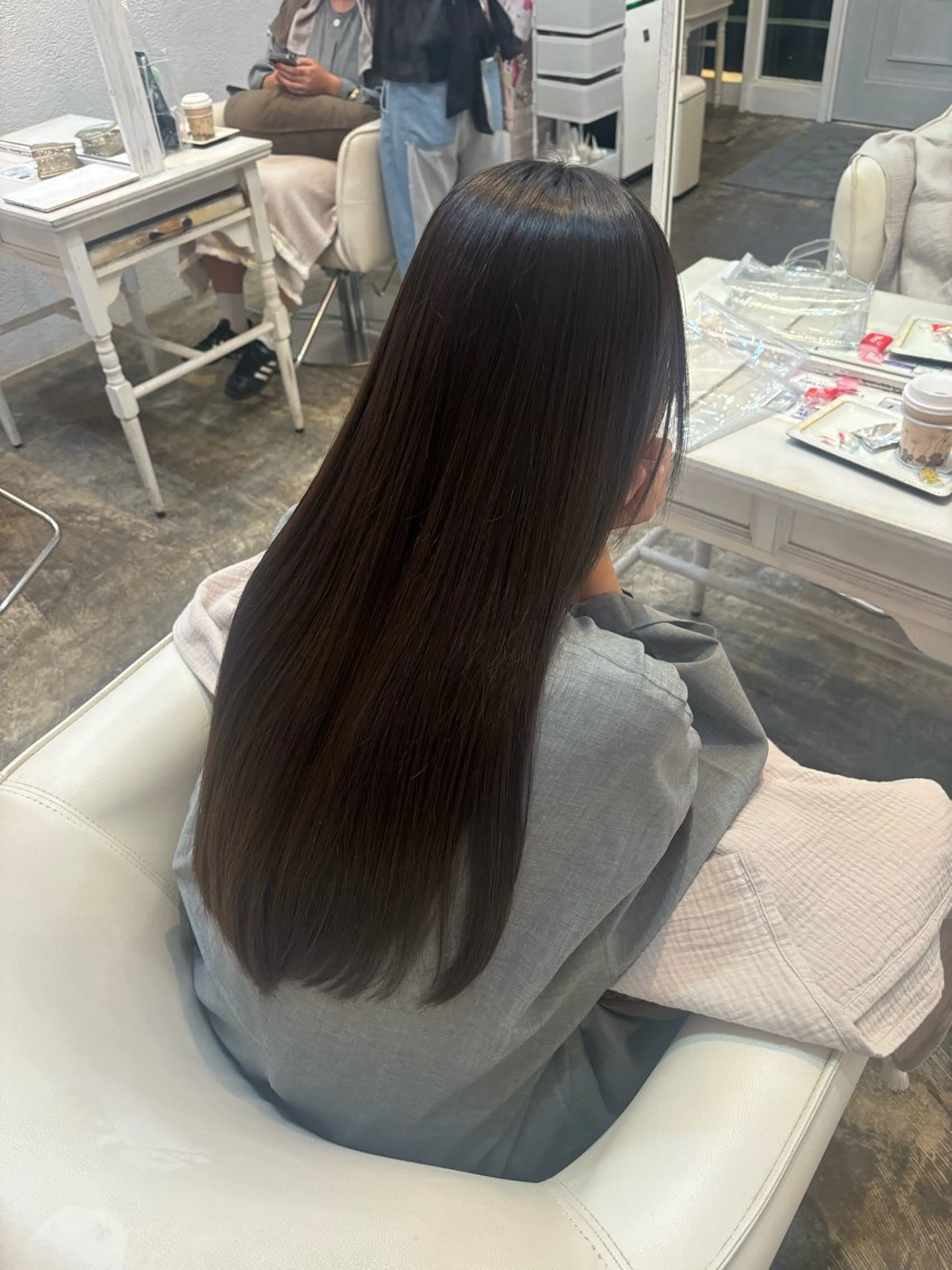 ロング 縮毛矯正 山﨑彩乃 🫧 縮毛矯正🪐のヘアスタイル