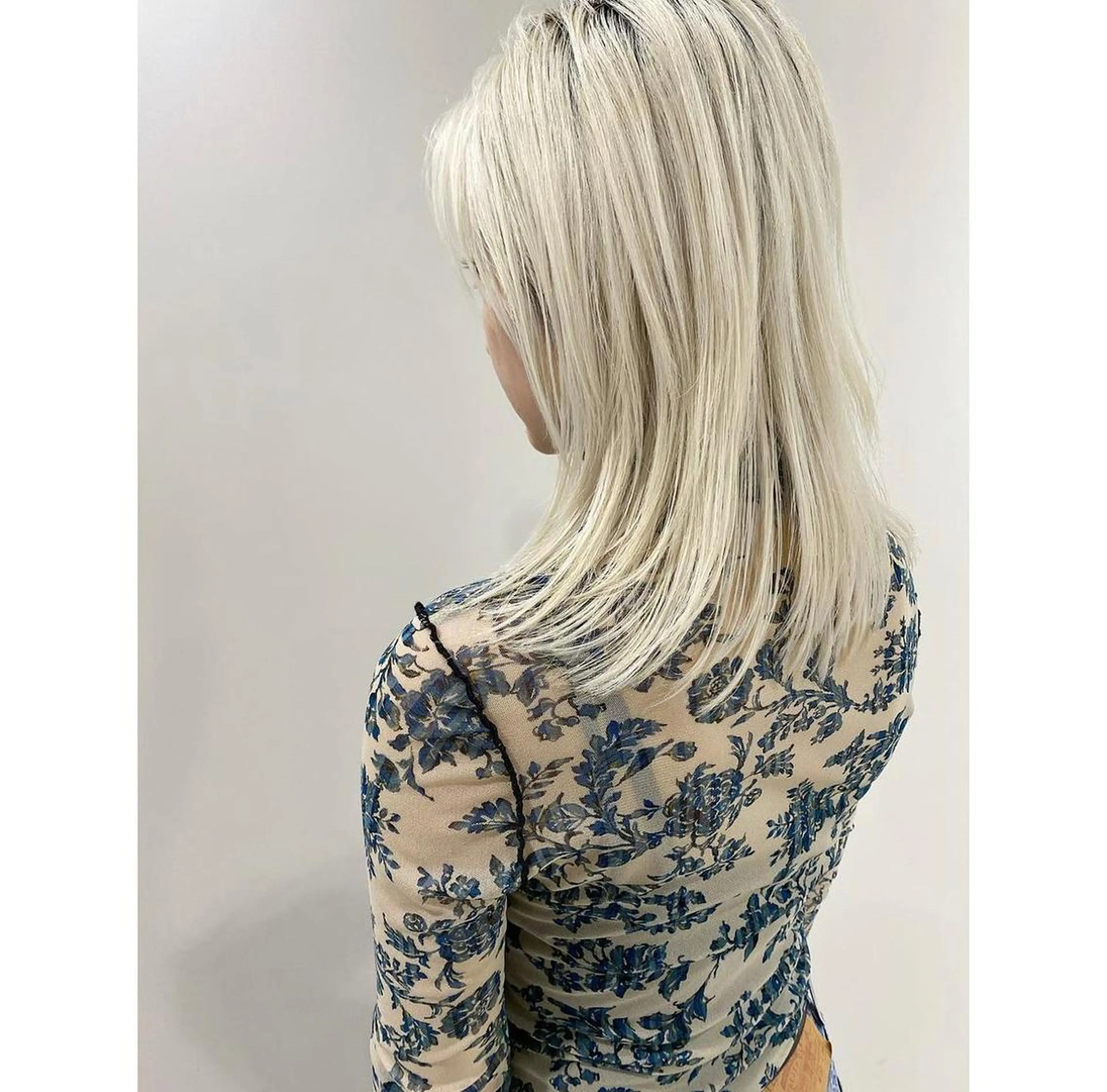 ショート カラー ヘアアレンジ ブロンド ホワイトブロンド レイヤーカット 【姫カット】 ナカムラコウキのヘアスタイル