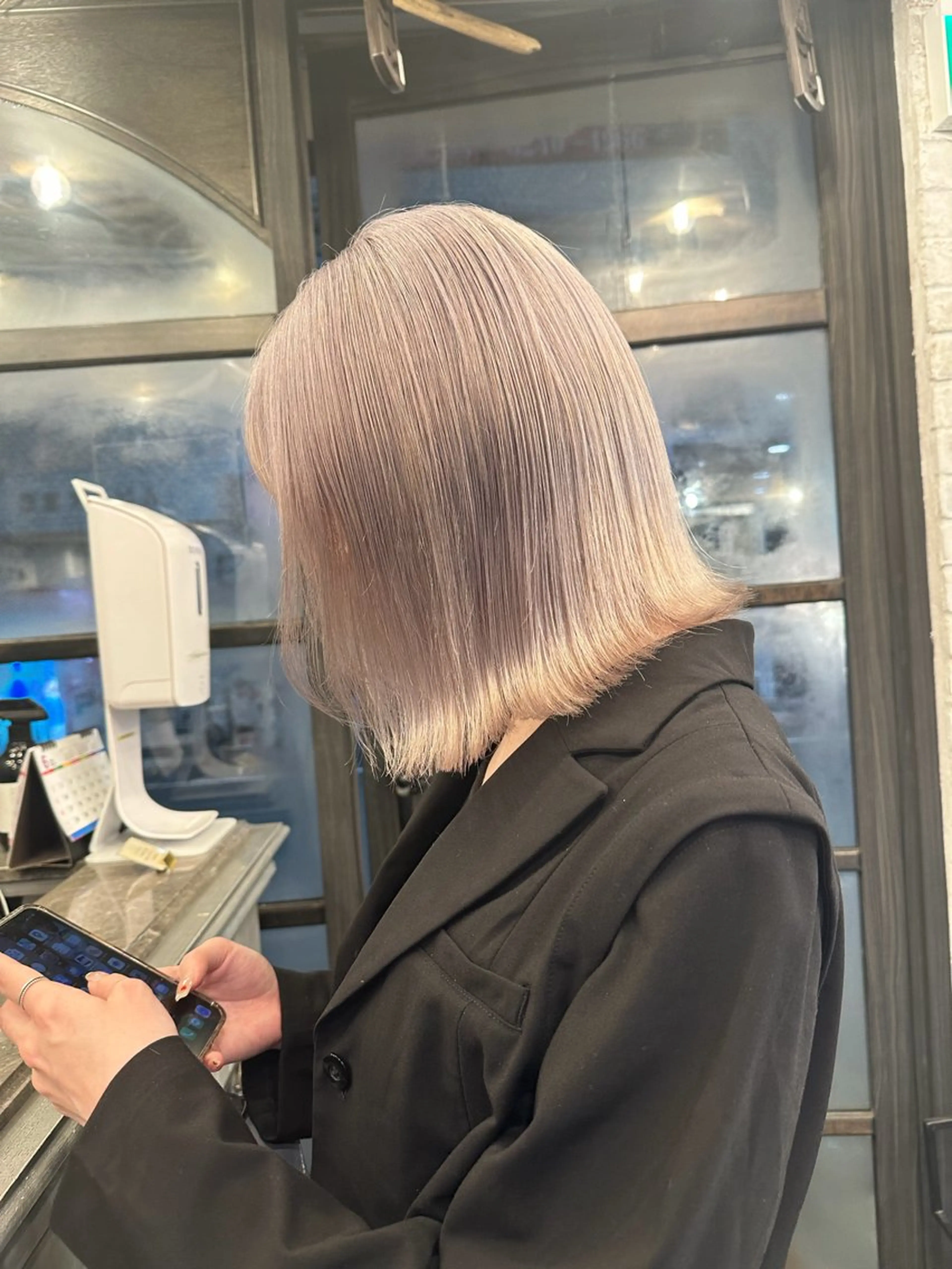 ミディアム ハイトーン/渋谷 かわいみきとのヘアスタイル