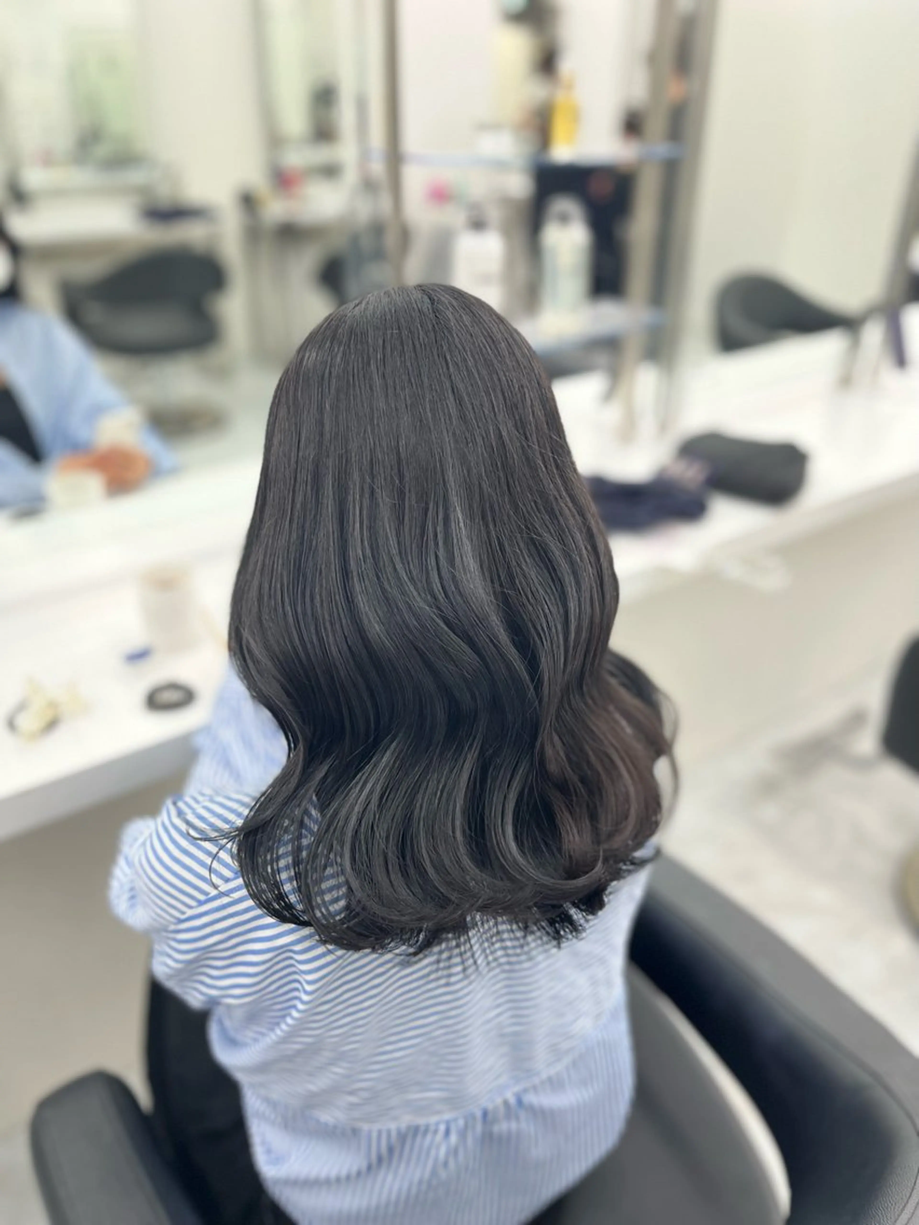 ミディアム カラー ヘアアレンジ 艶髪ハイトーン🫧 Kurehaのヘアスタイル