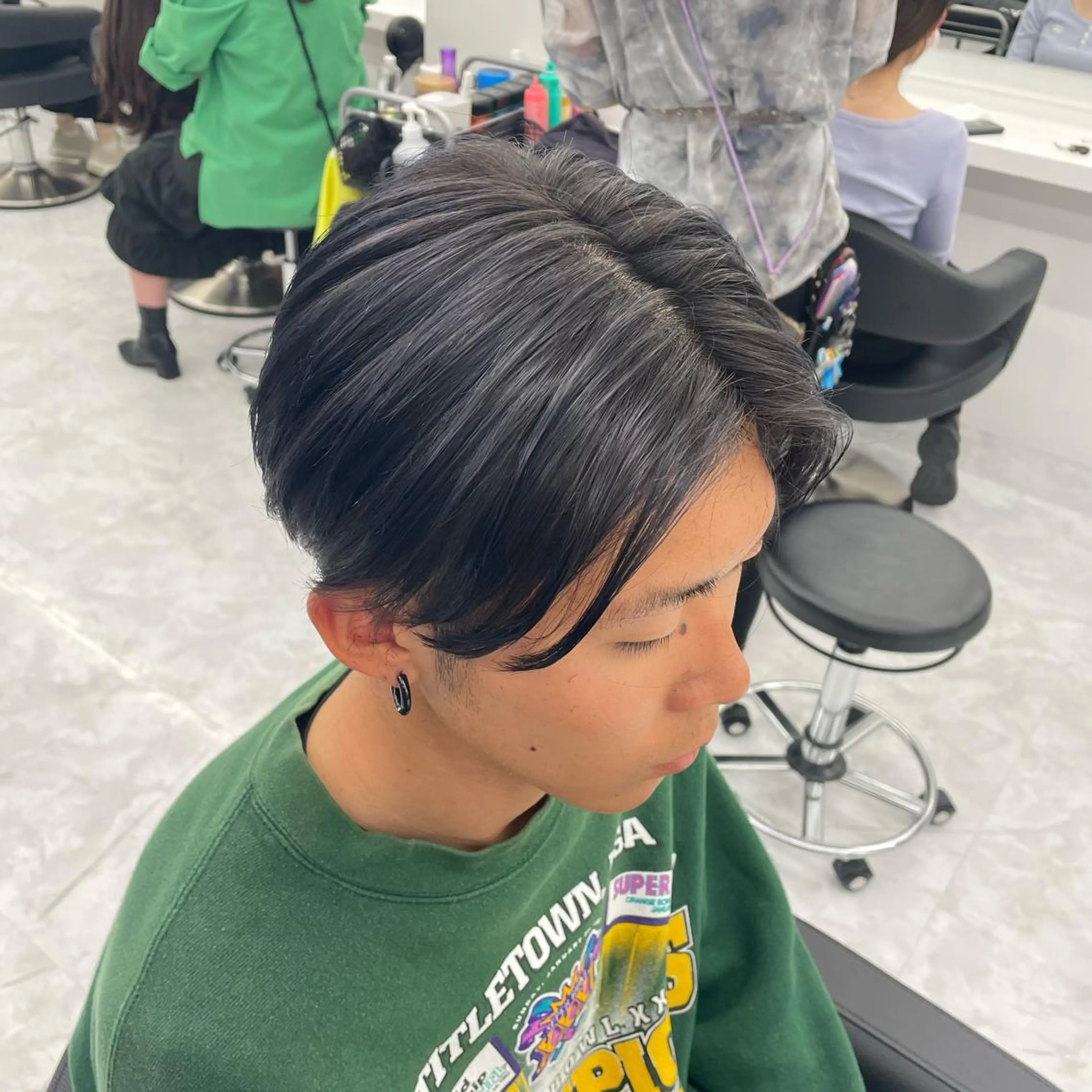 ミディアム カラー パーマ メンズ グレージュ ヘアカラー 韓国レイヤーカット /ダブルカラーのヘアスタイル