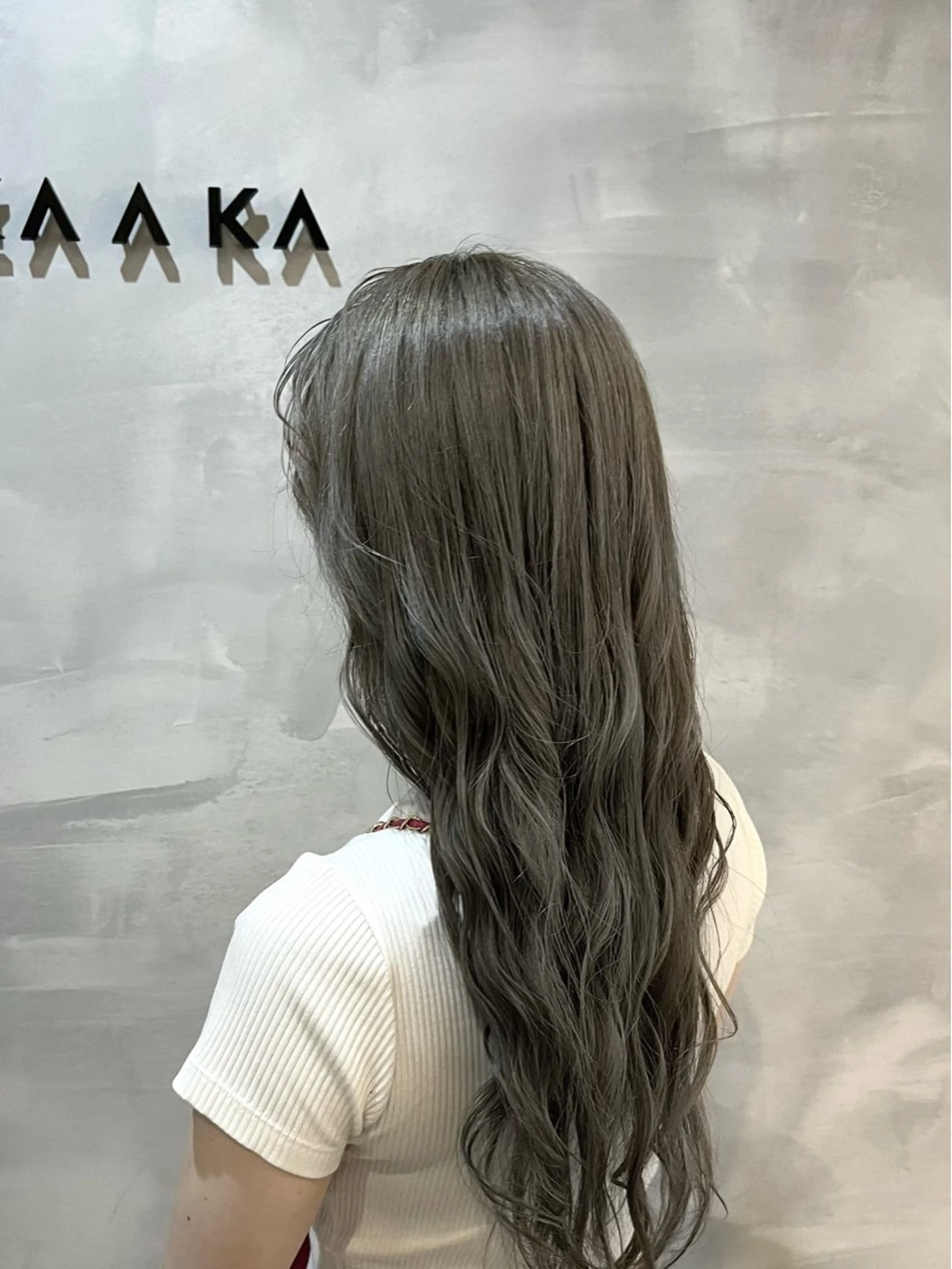 ロング カラー 中川 もえか【明石】のヘアスタイル