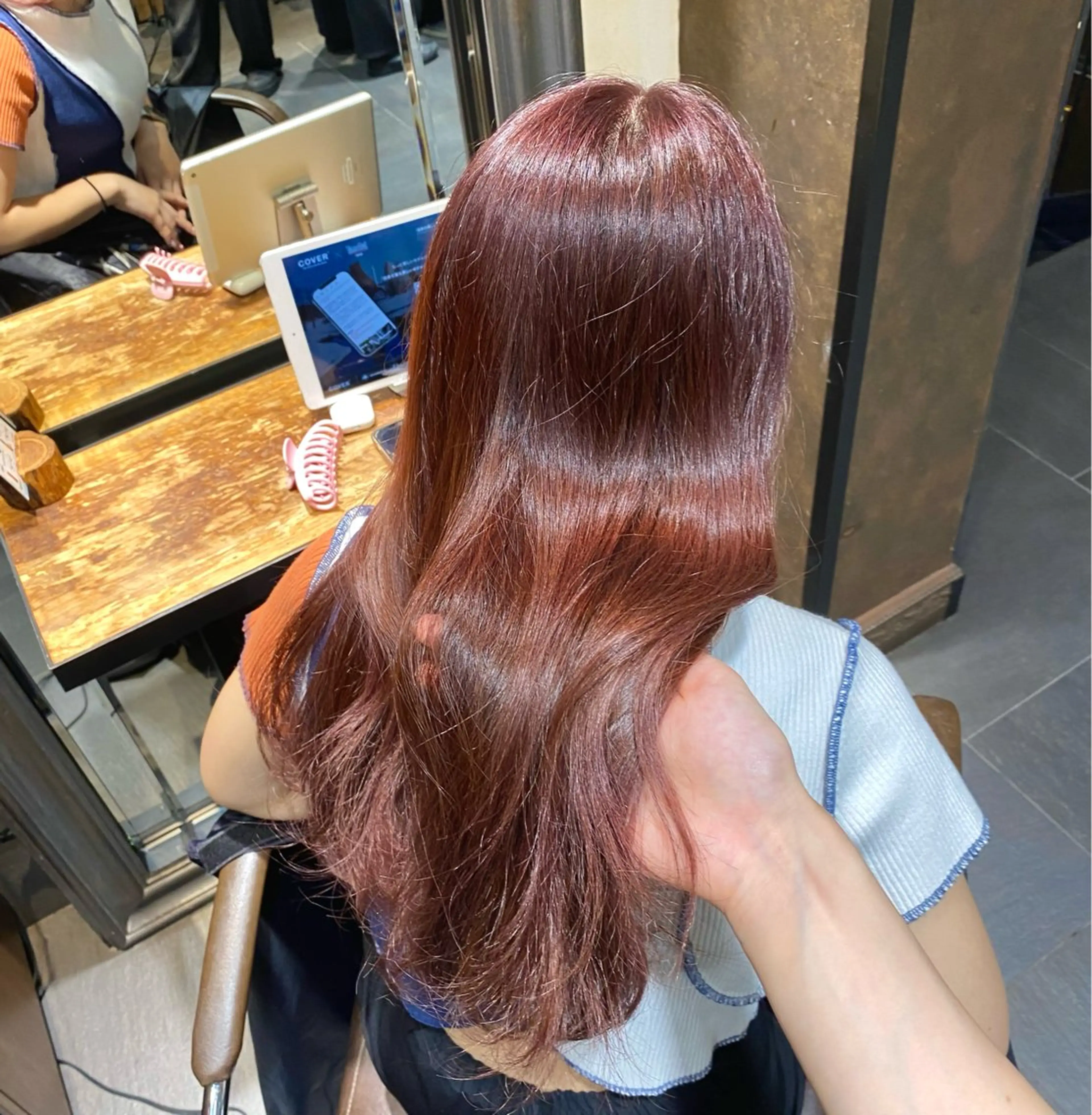 似合わせカット＋うる艶透明感カラーの写真