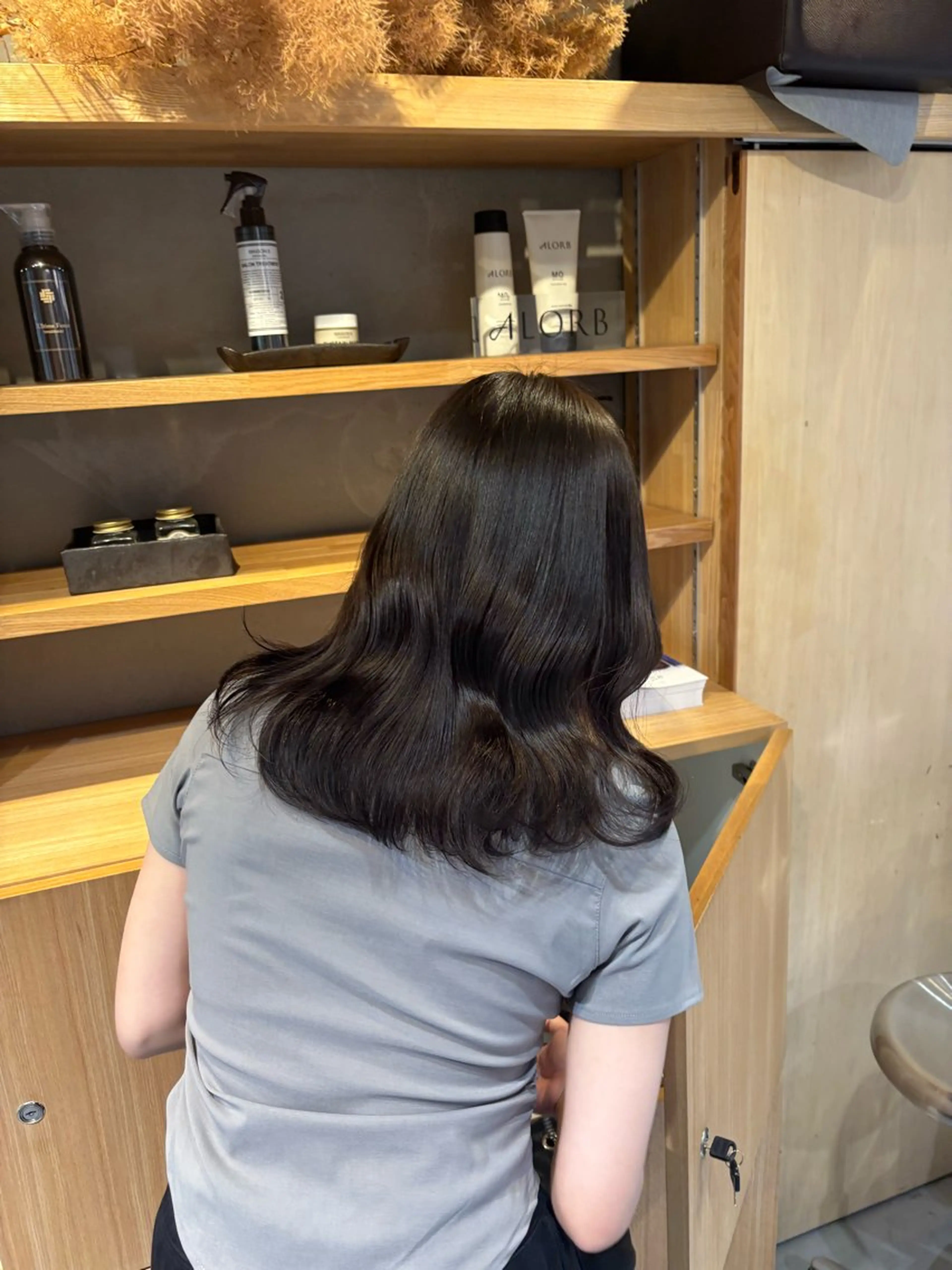 セミロング カット ヘアカラー Ashe　oleng所属・オモヤ ウタノのヘアスタイル