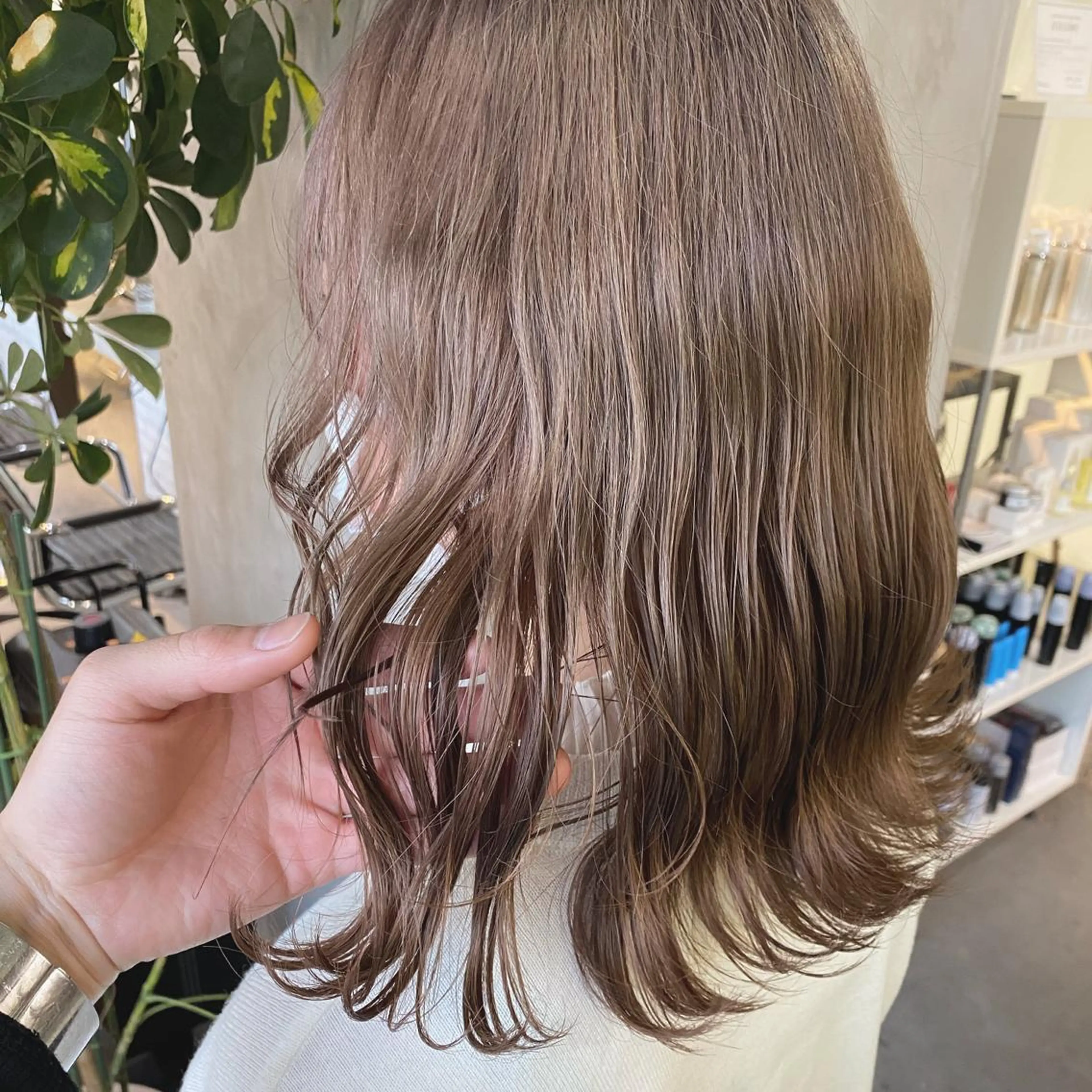 ミディアム カラー ヘアアレンジ 切りっぱなしボブ/ デザインカラー店長のヘアスタイル