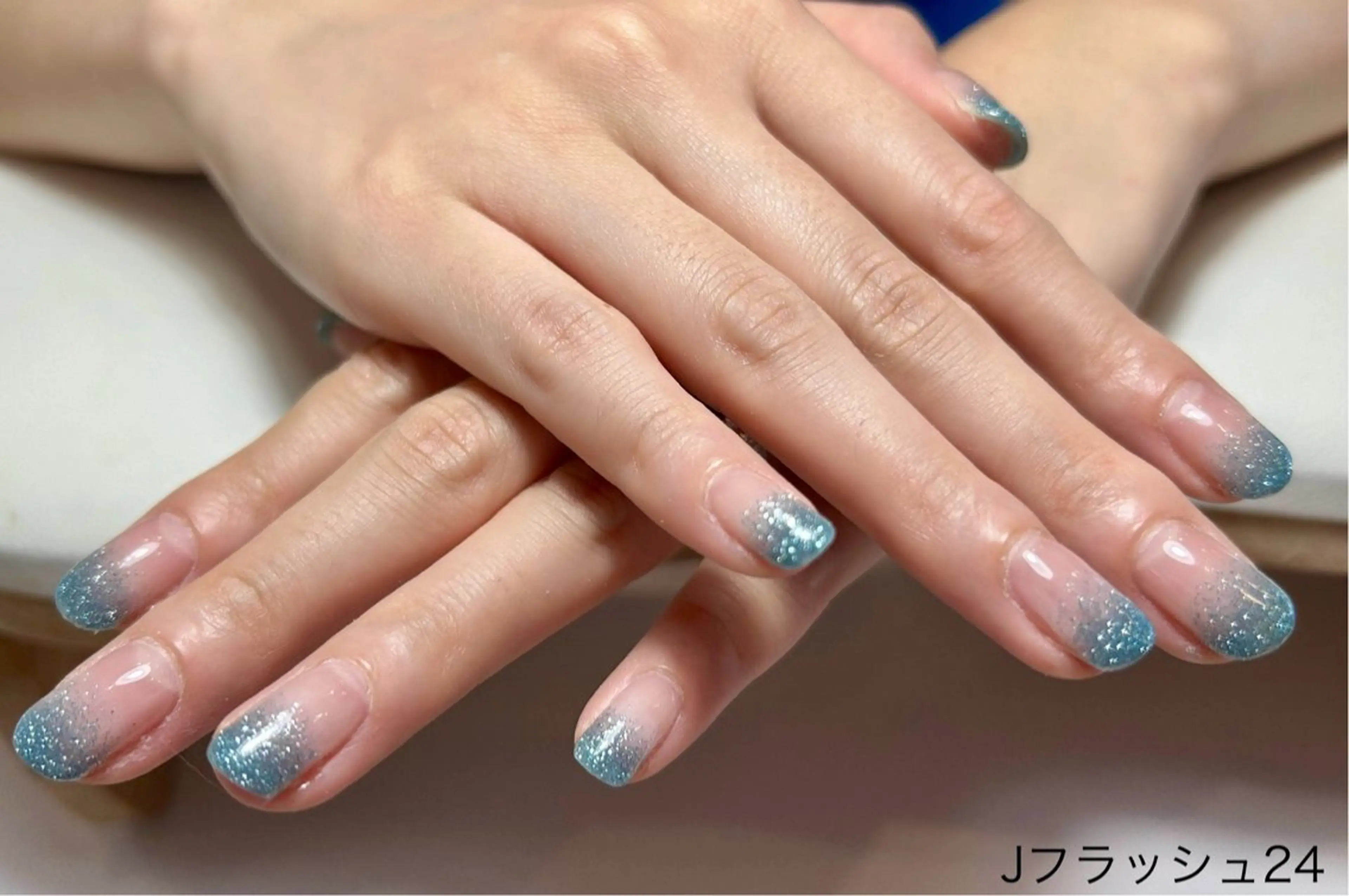 ネイル グラデーション ラメ(グリッター) ラメグラデーション Anela 💅yuriのネイルデザイン