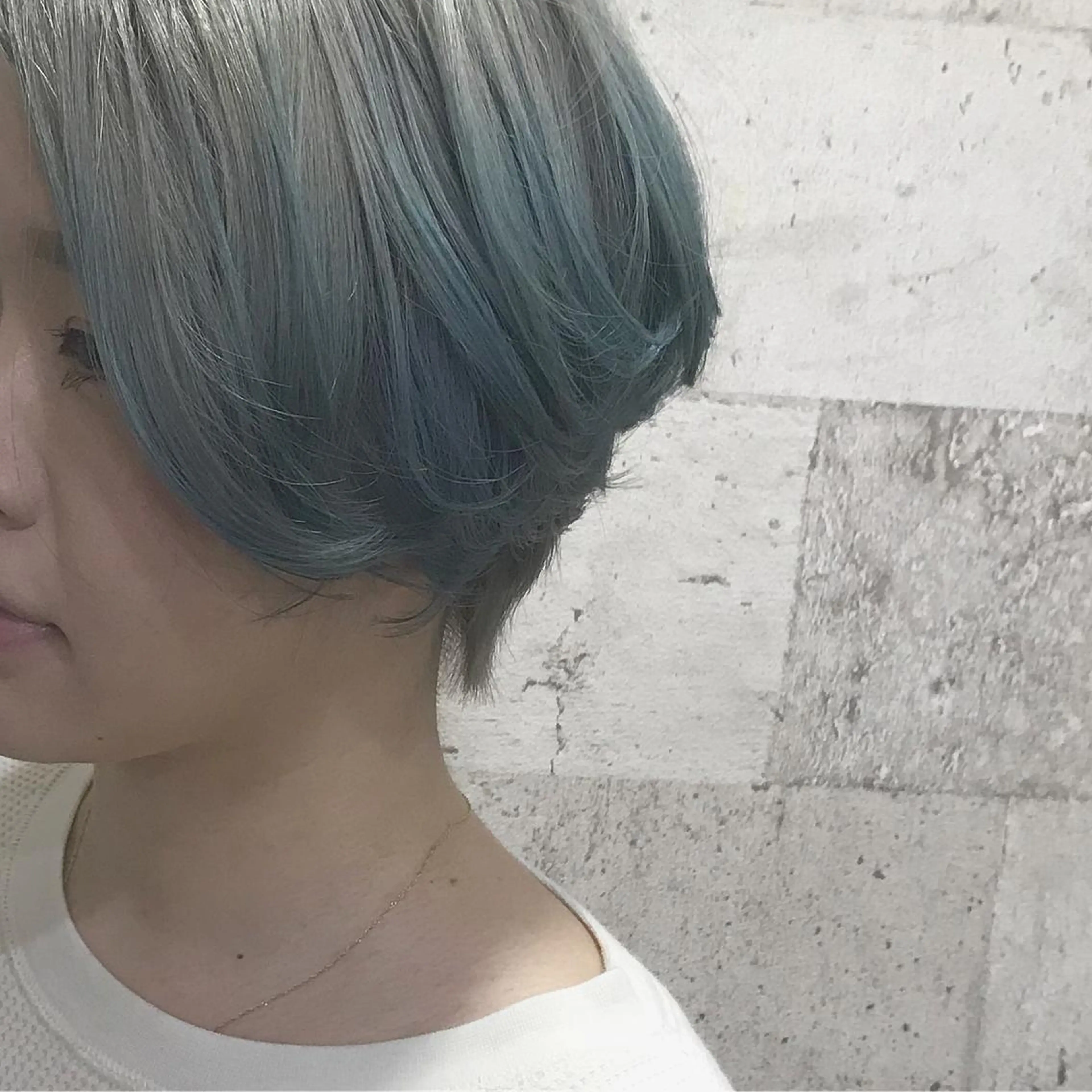 ショート カラー ブリーチ ブルーカラー インナーカラー/天神 ブリーチ/吉田のヘアスタイル