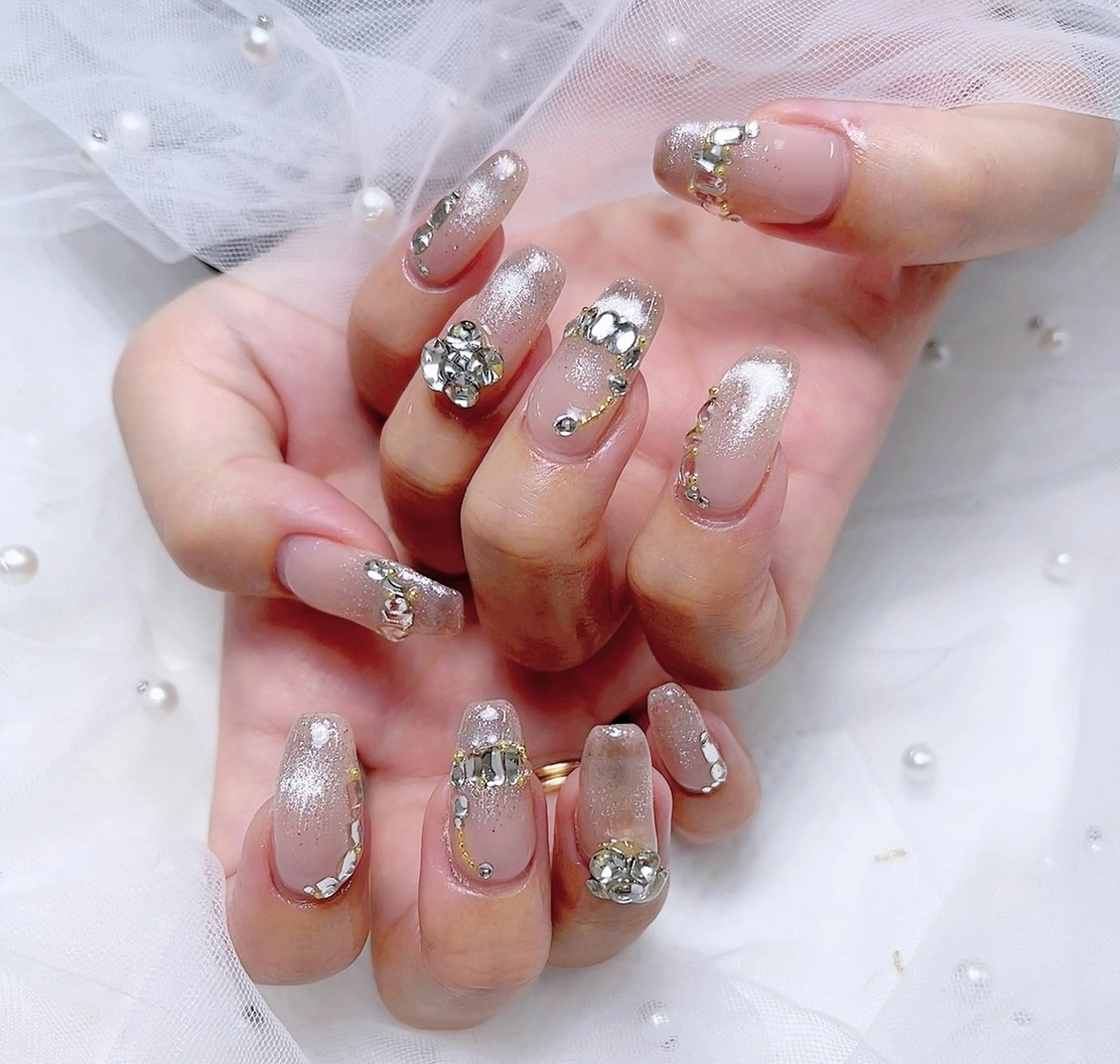 ネイル チークネイル フレンチネイル ジェルネイル グラデーション ハート ハンドネイル Mimo beau ty   salonのネイルデザイン