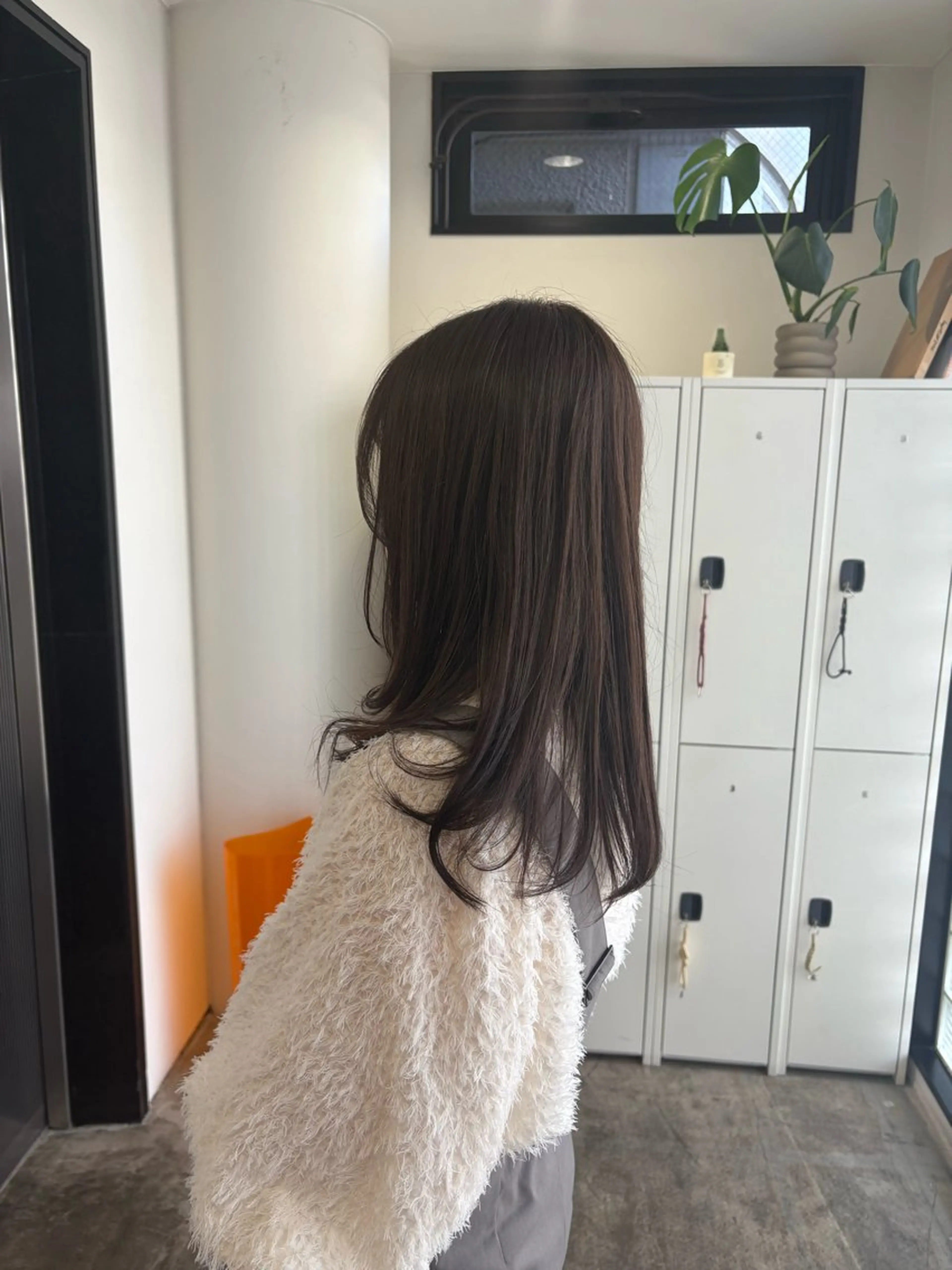 ロング カラー ブラウンカラー オリーブブラウン カット ヘアカラー トリートメント Jr.スタイリスト ヨシノヒメカのヘアスタイル