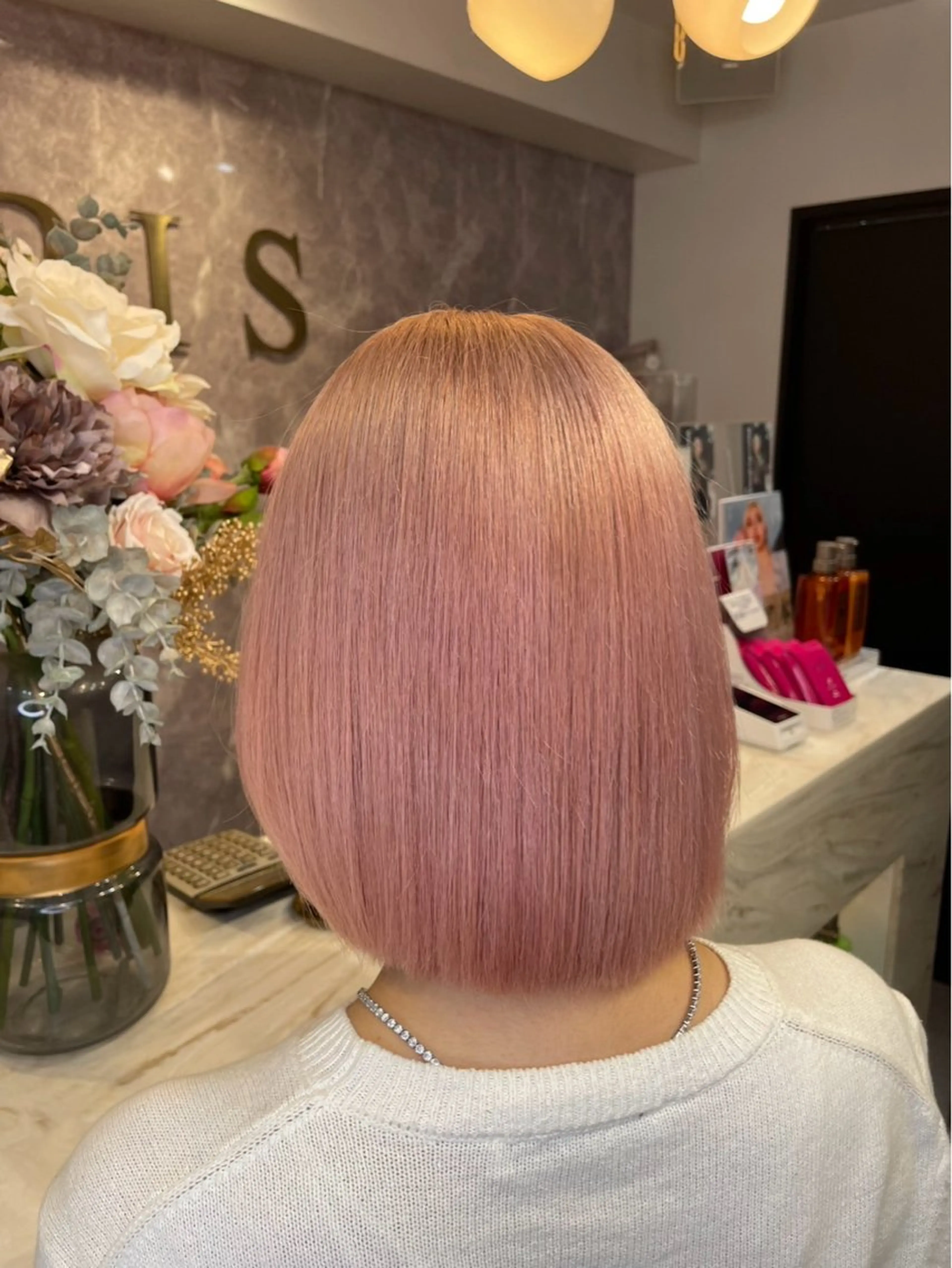 ショート カラー シールエクステ ベージュカラー ブリーチ ケアブリーチ 透明感カラー ハイトーン/髪質改善 🦋KASUGA🖤のヘアスタイル