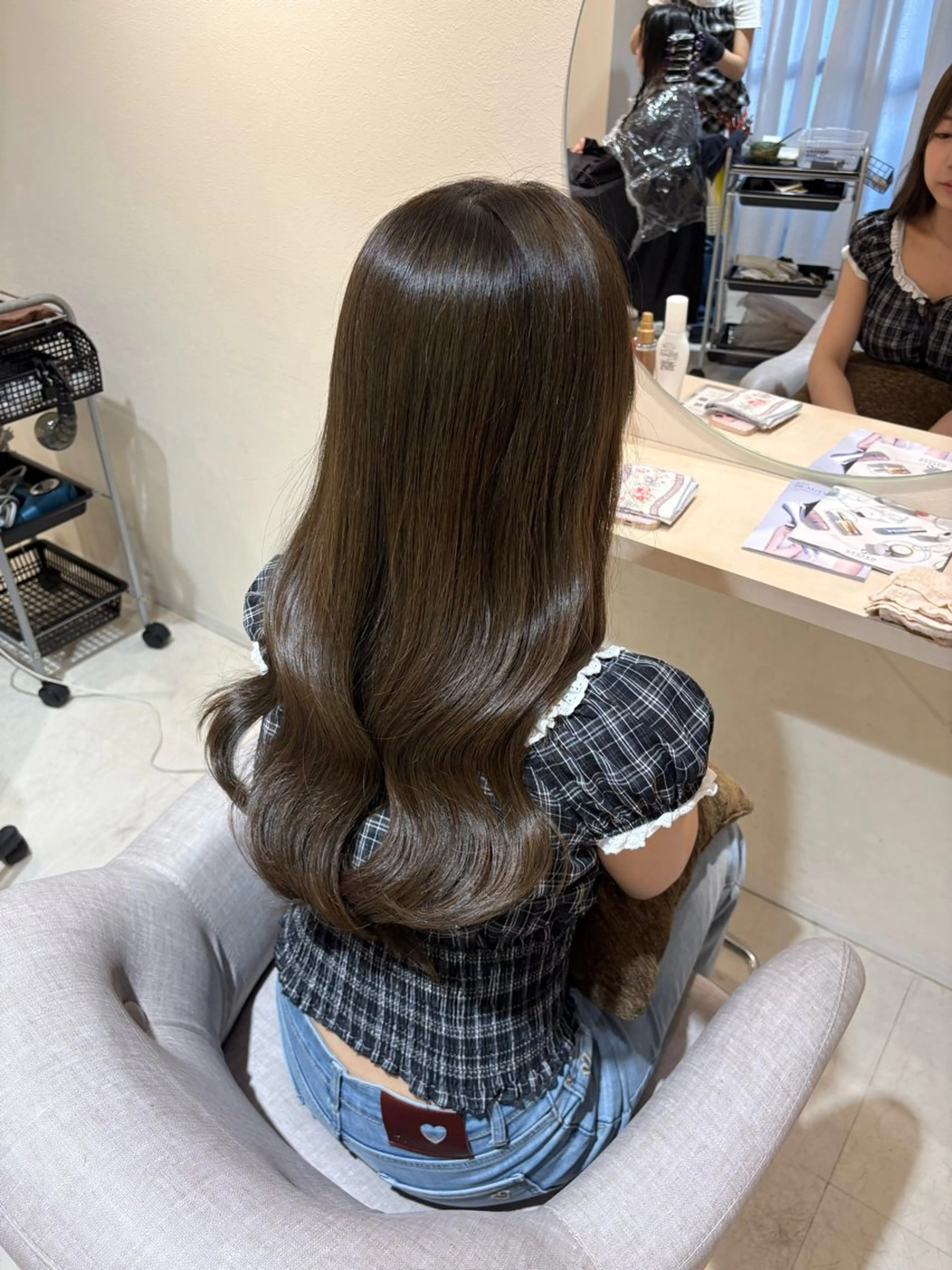 ロング カラー オリーブカラー 三宅 彩矢のヘアスタイル