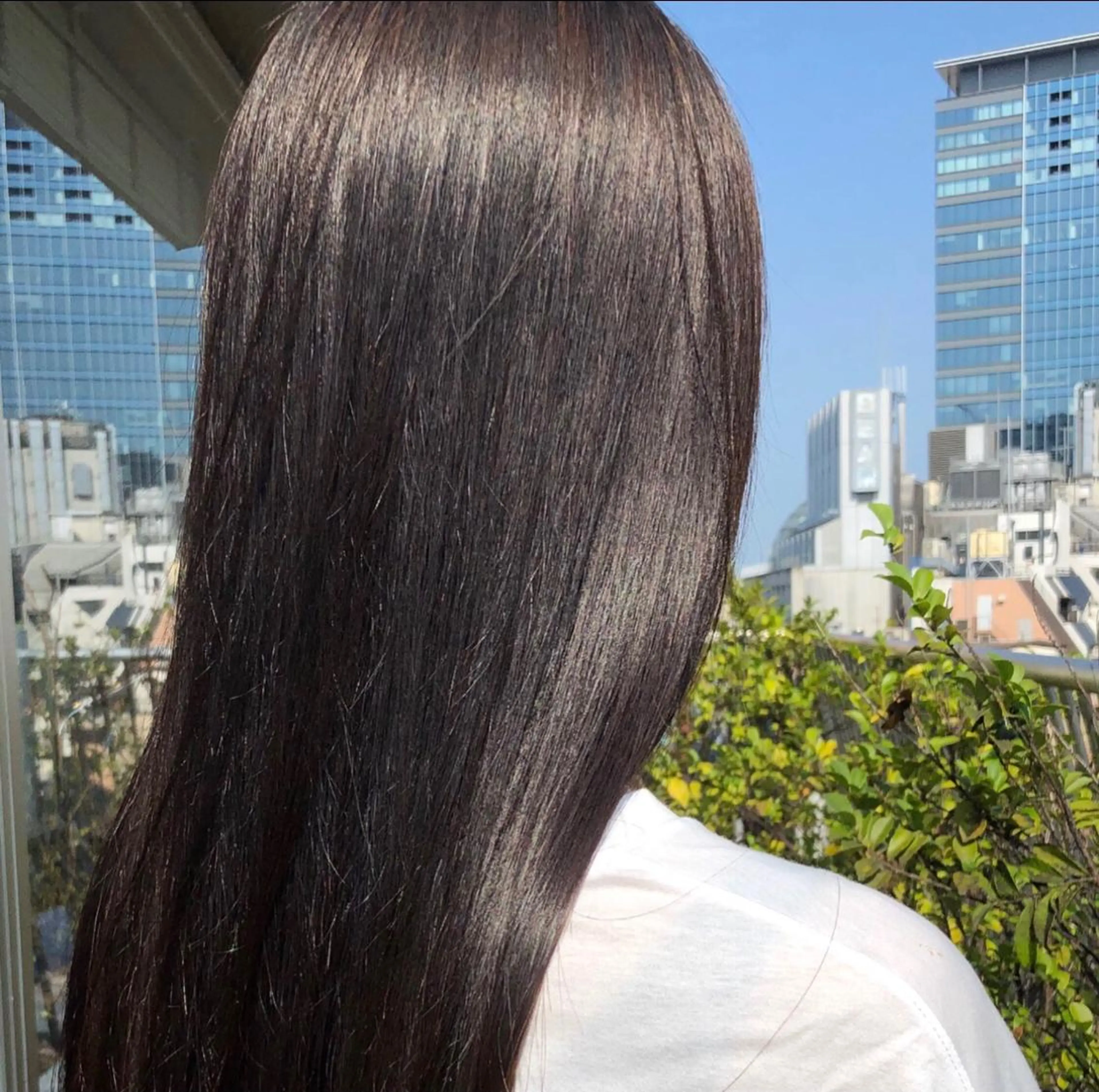 【頭を小さく見せたい方はコレ！ボリュームダウン！】カット+HITAコスメストレート+HITAトリートメント！の写真
