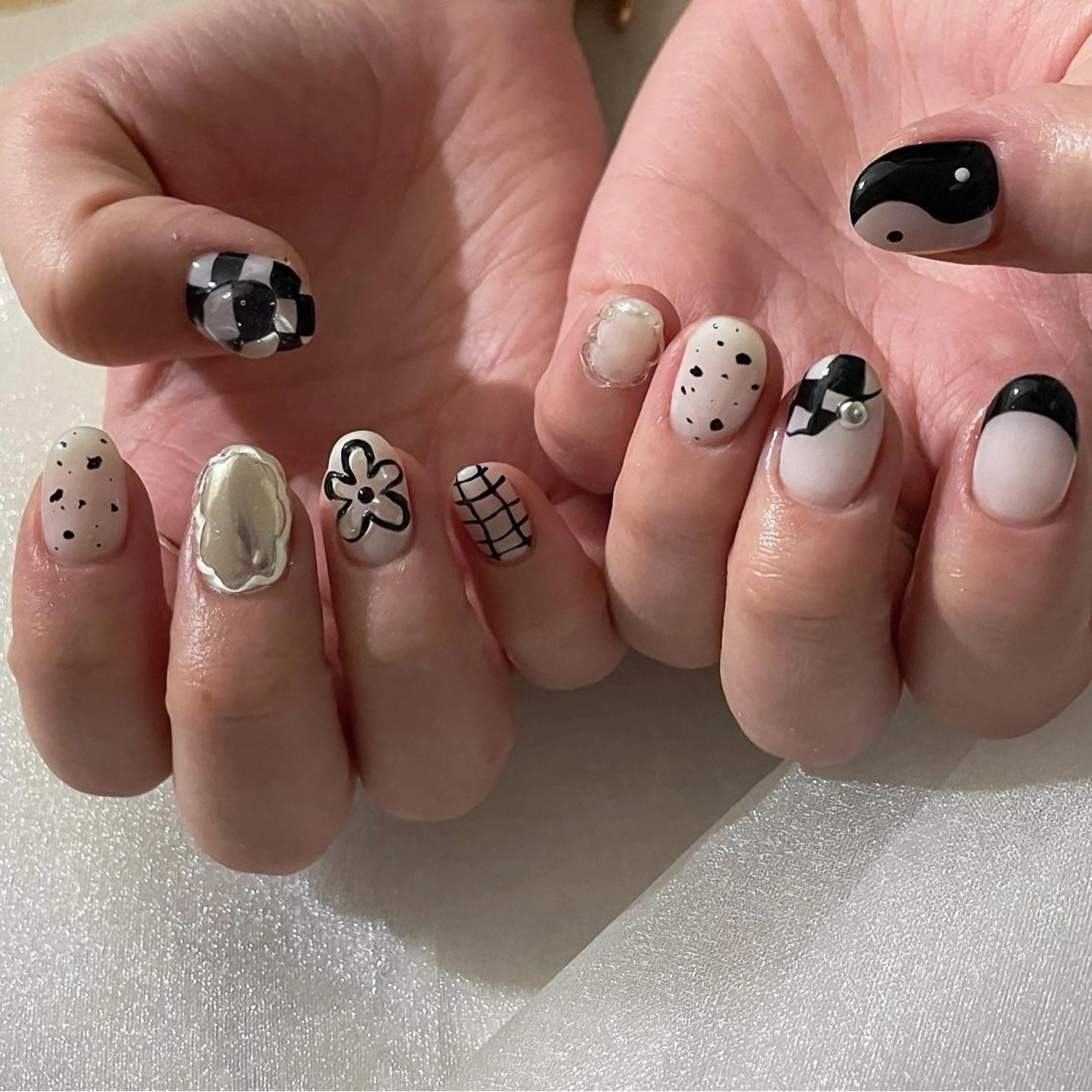 ネイル フラワーネイル フレンチネイル ガーリー ミラーネイル ニュアンスネイル ハンドネイル ハンドケア lyly.nail所属・lylynail YUUKAのネイルデザイン