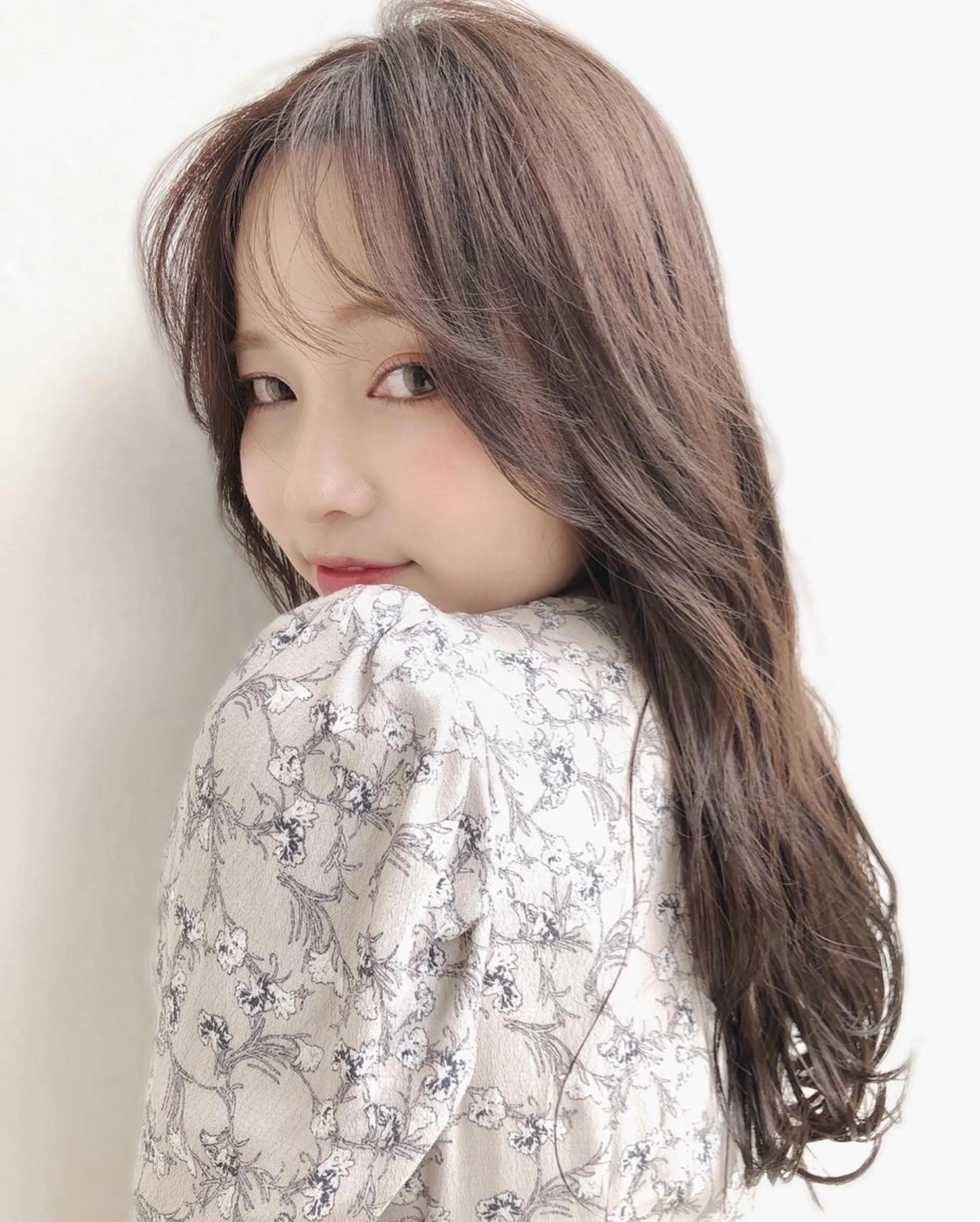 ロング カラー ヘアカラー Gisel エリナのヘアスタイル