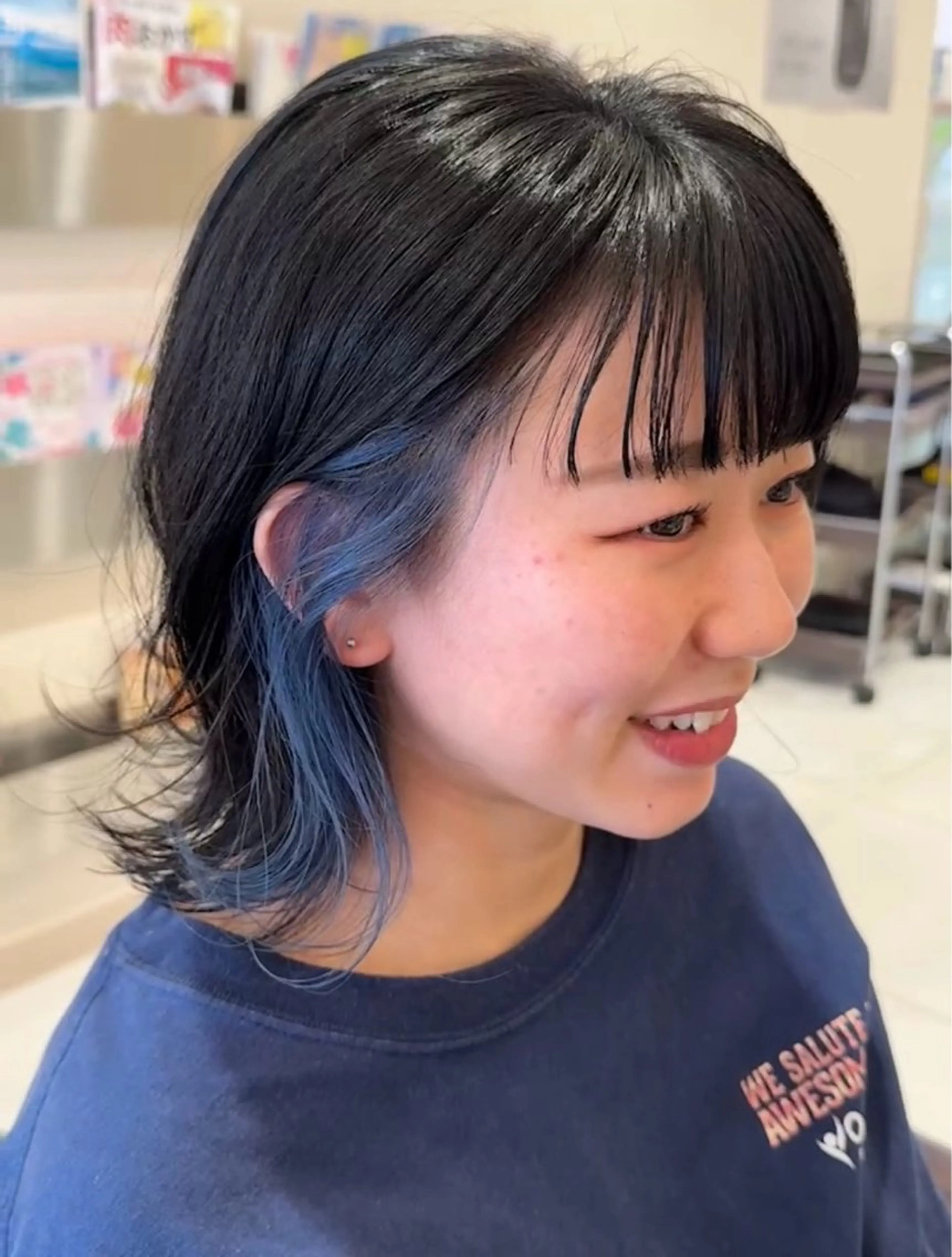 ミディアム カラー ブリーチ ブルーカラー ケアブリーチ イヤリングカラー インナーカラー 山脇 聖竜のヘアスタイル