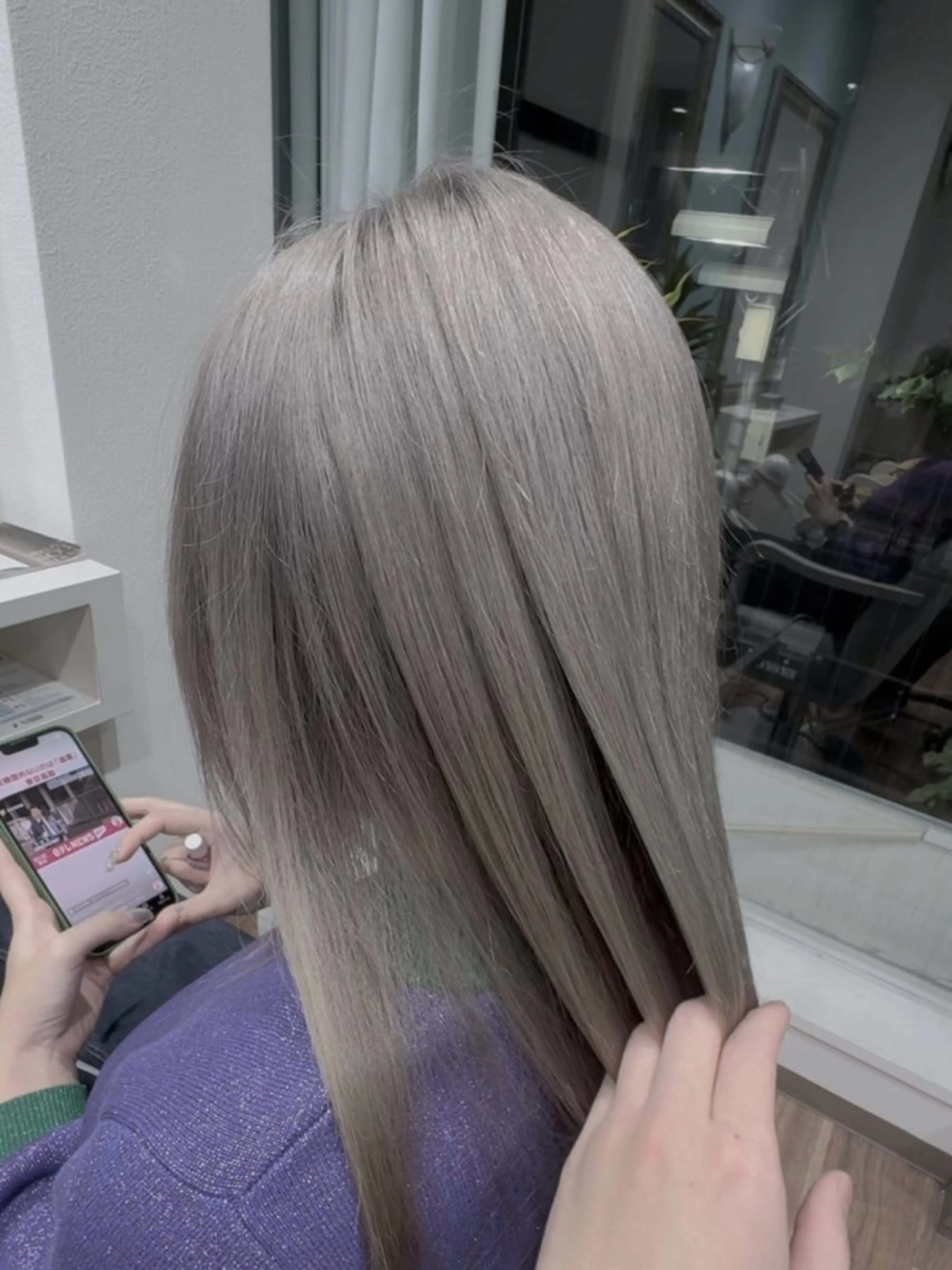 ロング カラー ブリーチ ハイトーンカラー シルバー ヘアカラー トリートメント ハイトーン/美髪矯正 /ボブ特化/SOMAのヘアスタイル