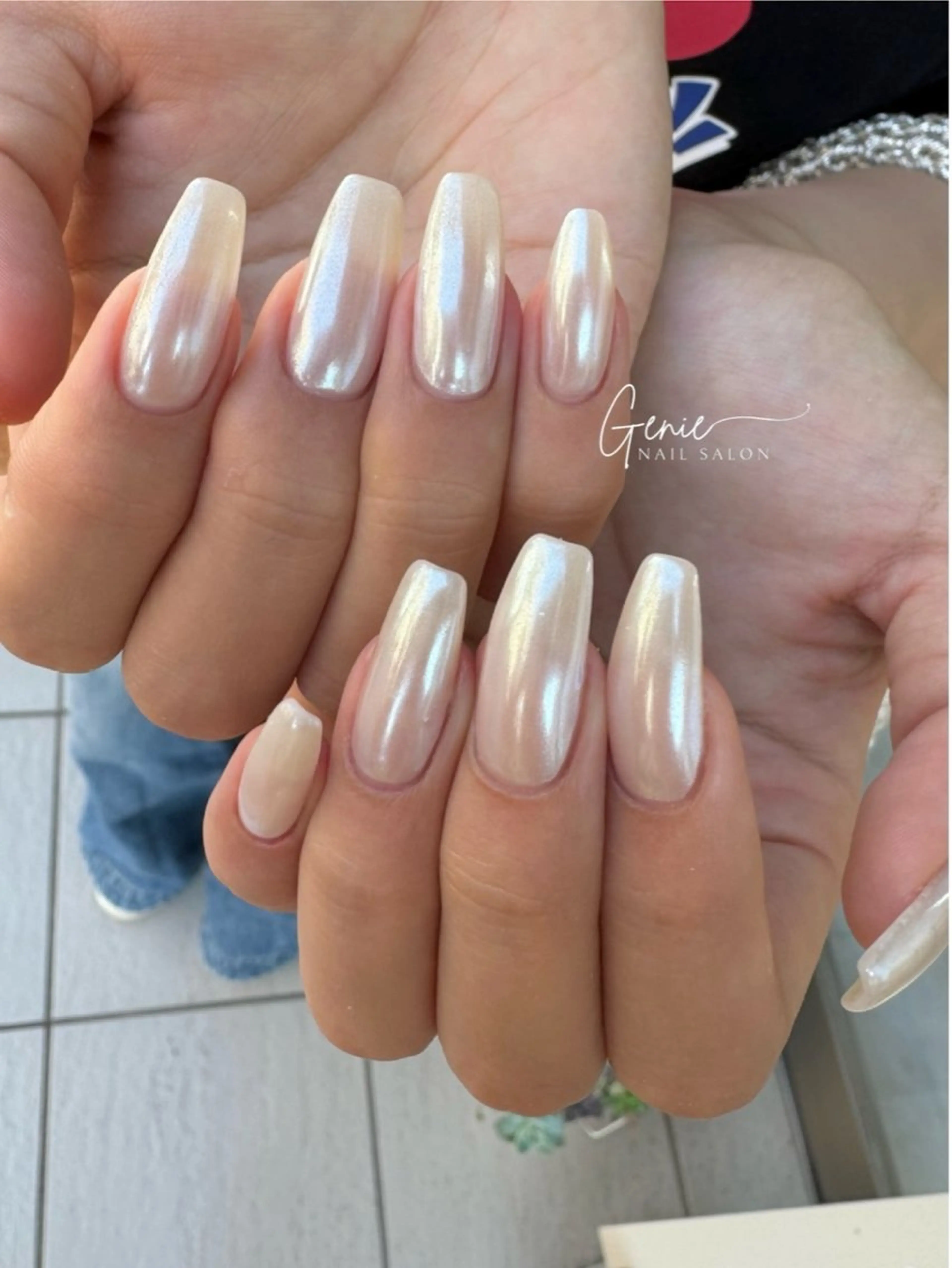 ネイル ミラーネイル ニュアンスネイル ホワイト ハンドネイル Nail salon Genie所属・Nail salon Genieのネイルデザイン