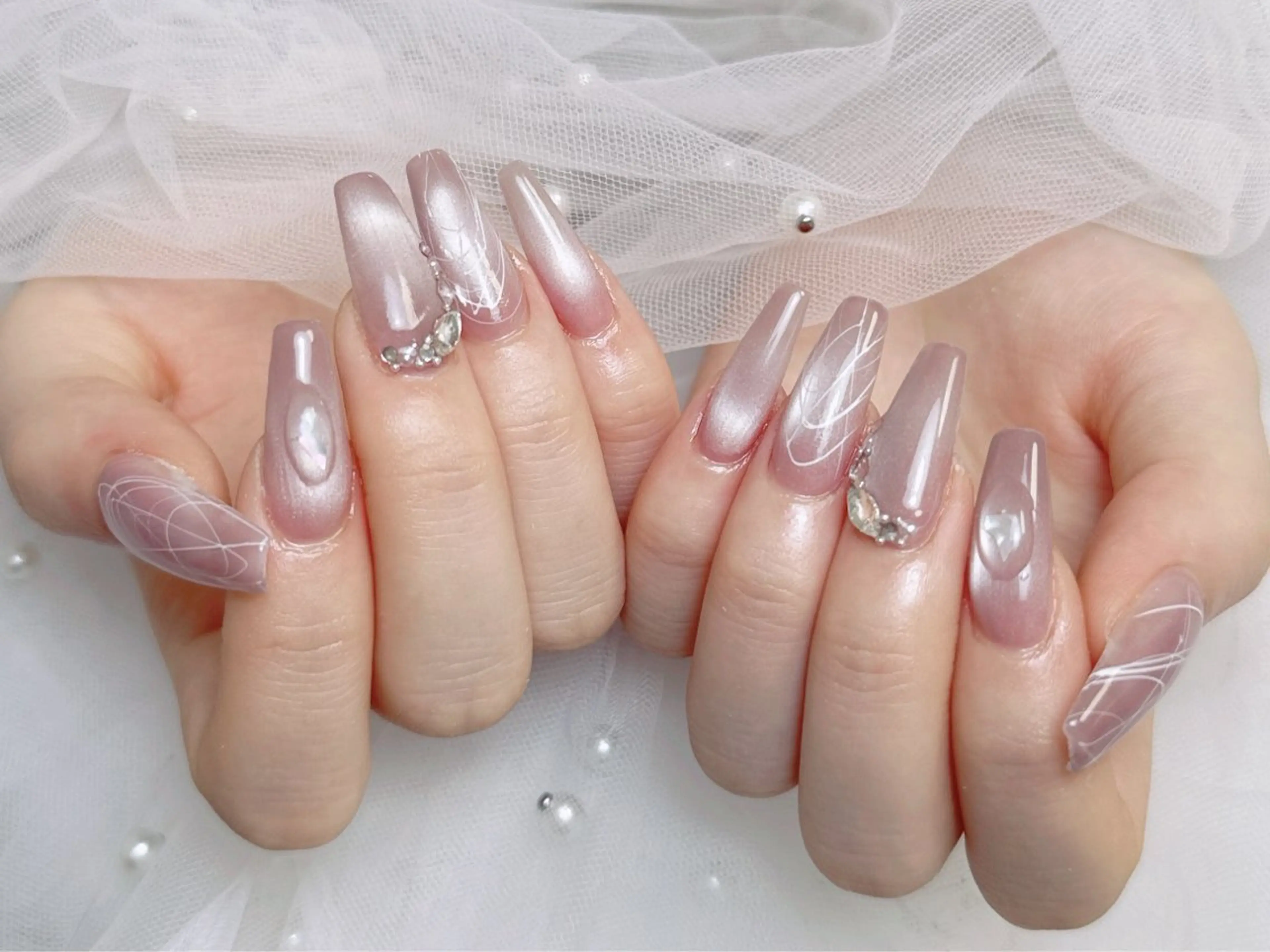 ネイル フレンチネイル ジェルネイル ハート 韓国ネイル マグネットネイル ハンドネイル ロータス ネイルサロンのネイルデザイン