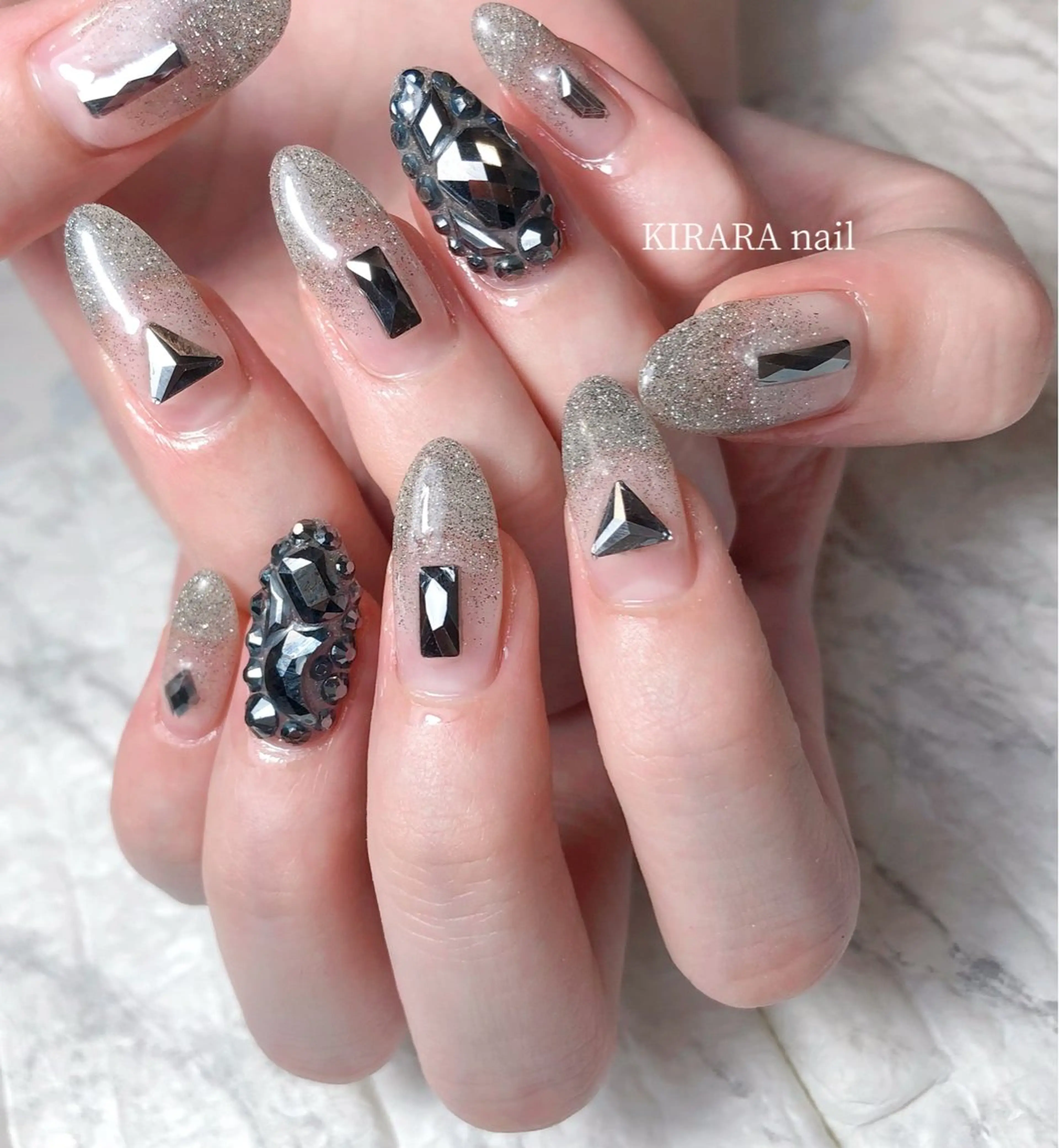 ネイル ハンドネイル KIRARA ネイルサロンのネイルデザイン
