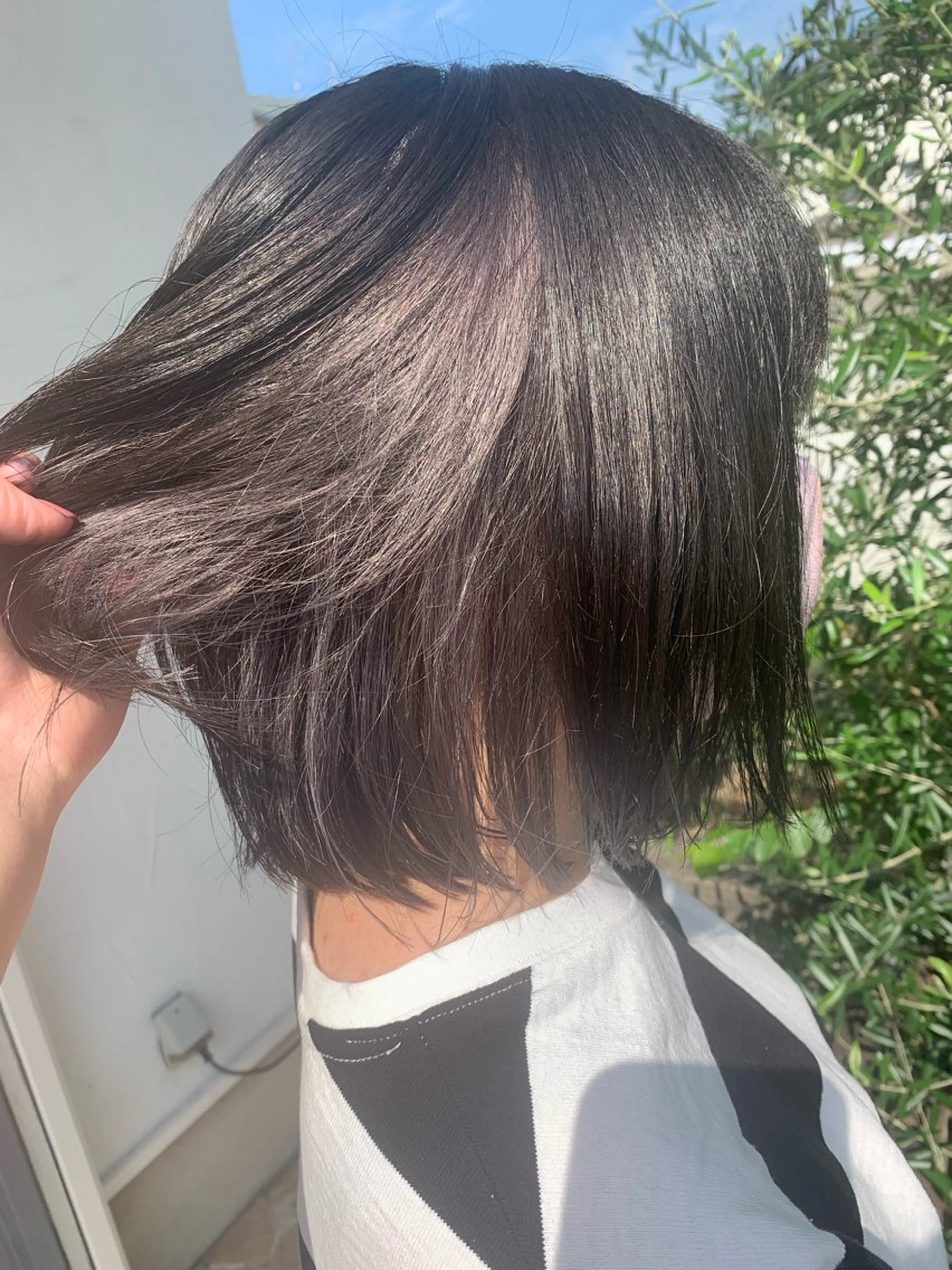 ショート カラー インナーカラー シルバー YOMU SUZUのヘアスタイル
