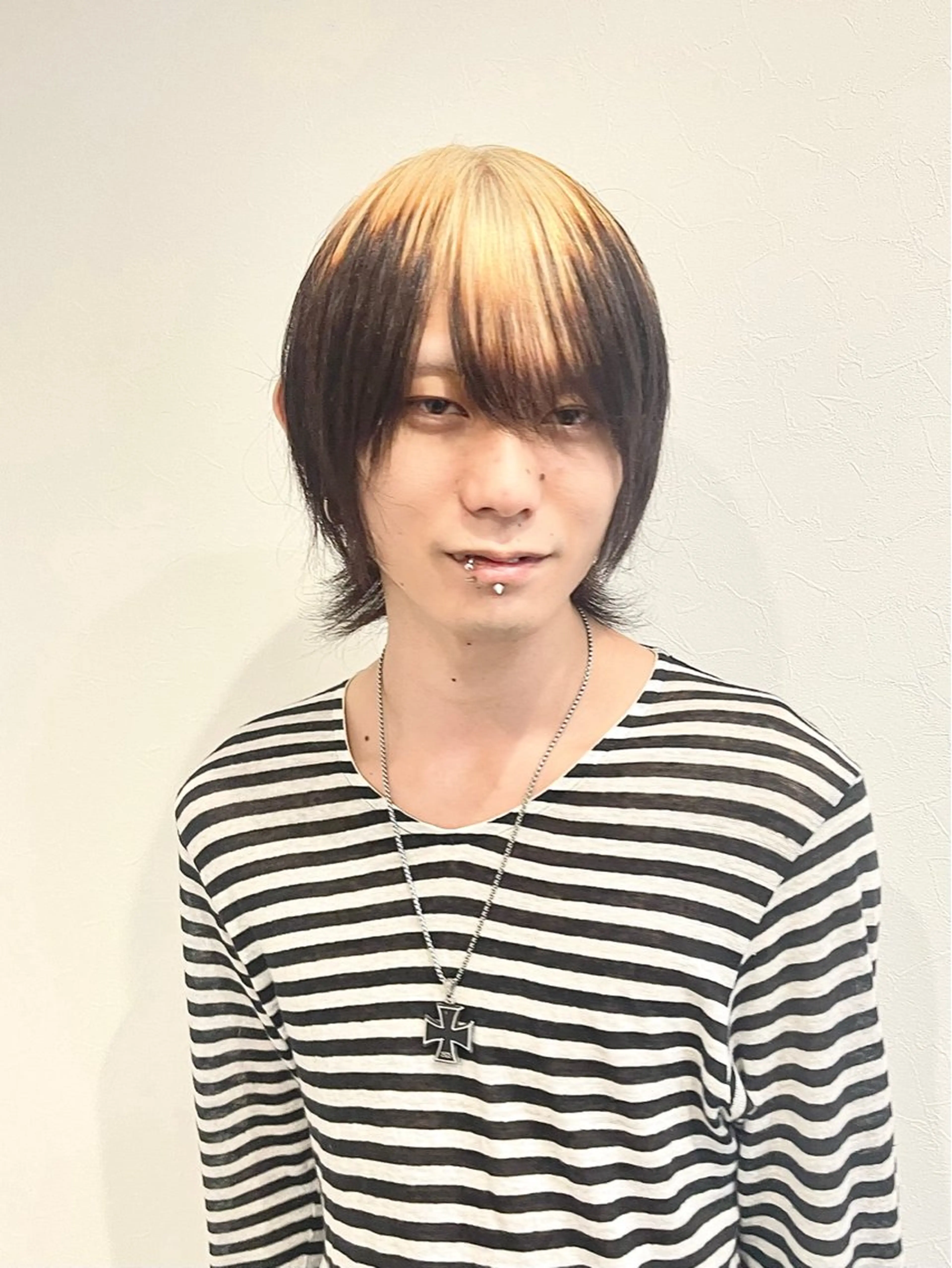 ショート カラー メンズ メンズウルフカット ウルフカット カット ヘアカラー ケアブリーチ 似合わせレイヤー矢作のヘアスタイル