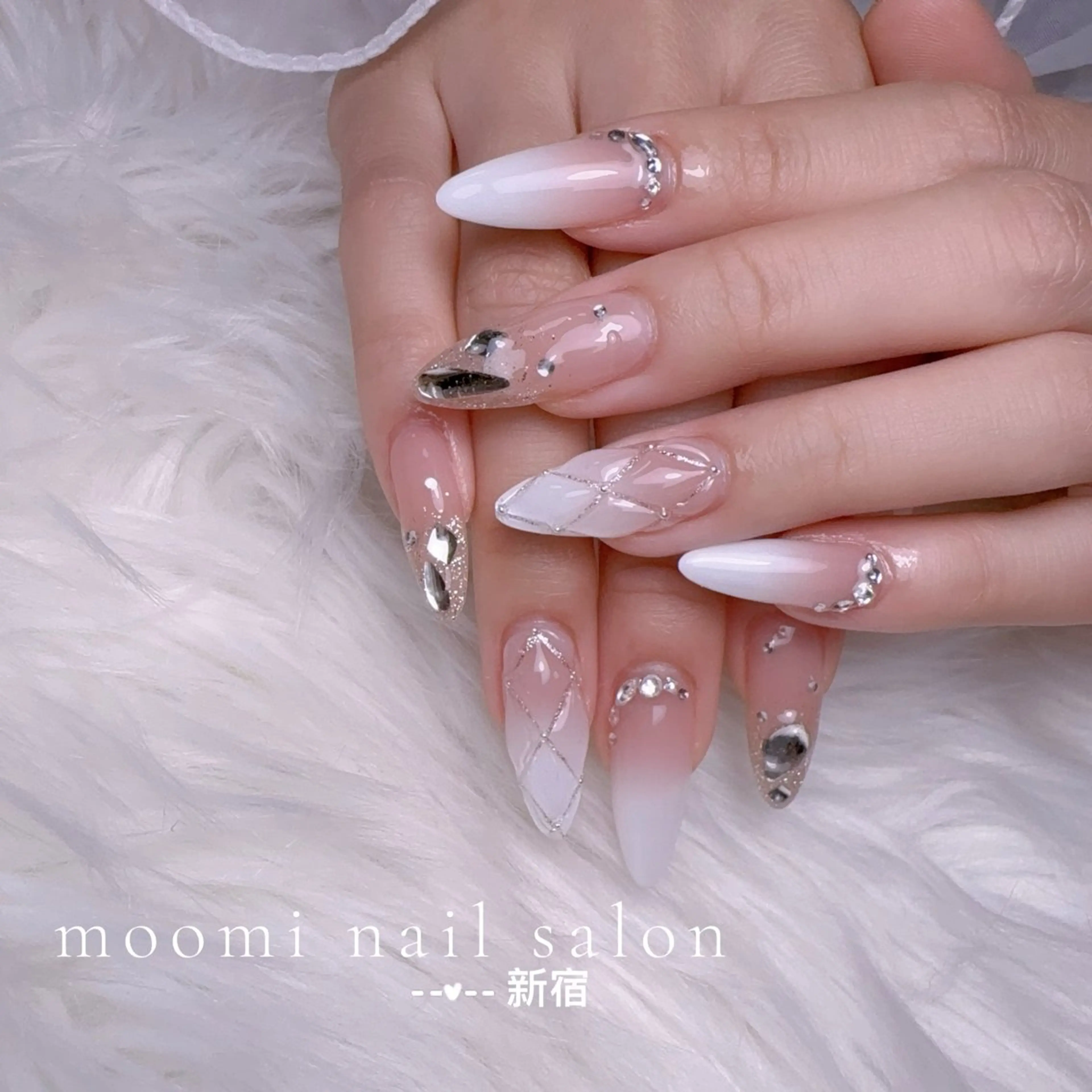 ネイル チークネイル フレンチネイル ジェルネイル グラデーション ハート ハンドネイル moomi nail スカルプ専門のネイルデザイン