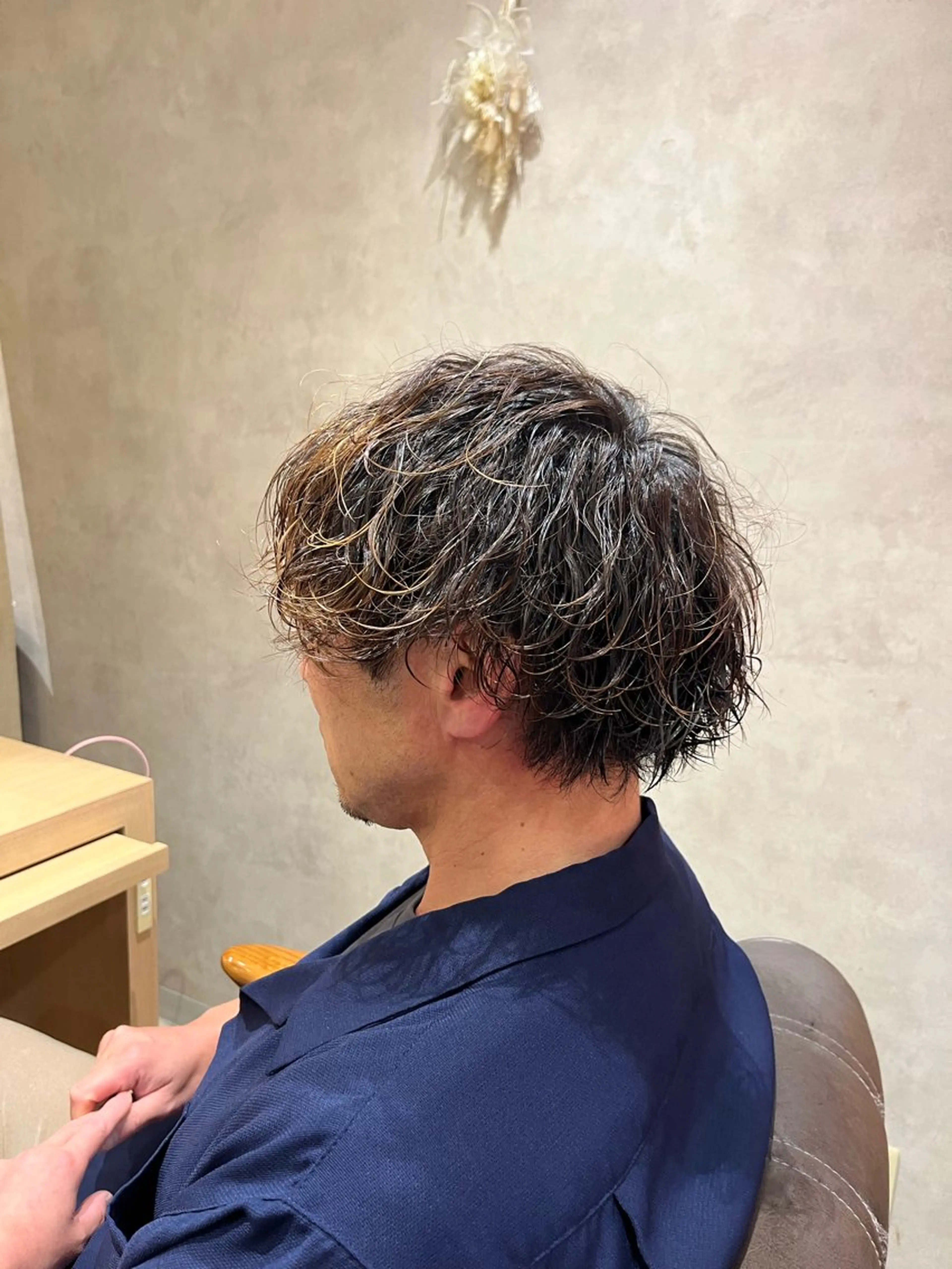 メンズパーマ　ツイストスパイラル、波巻き、ニュアンス、フェザーの写真