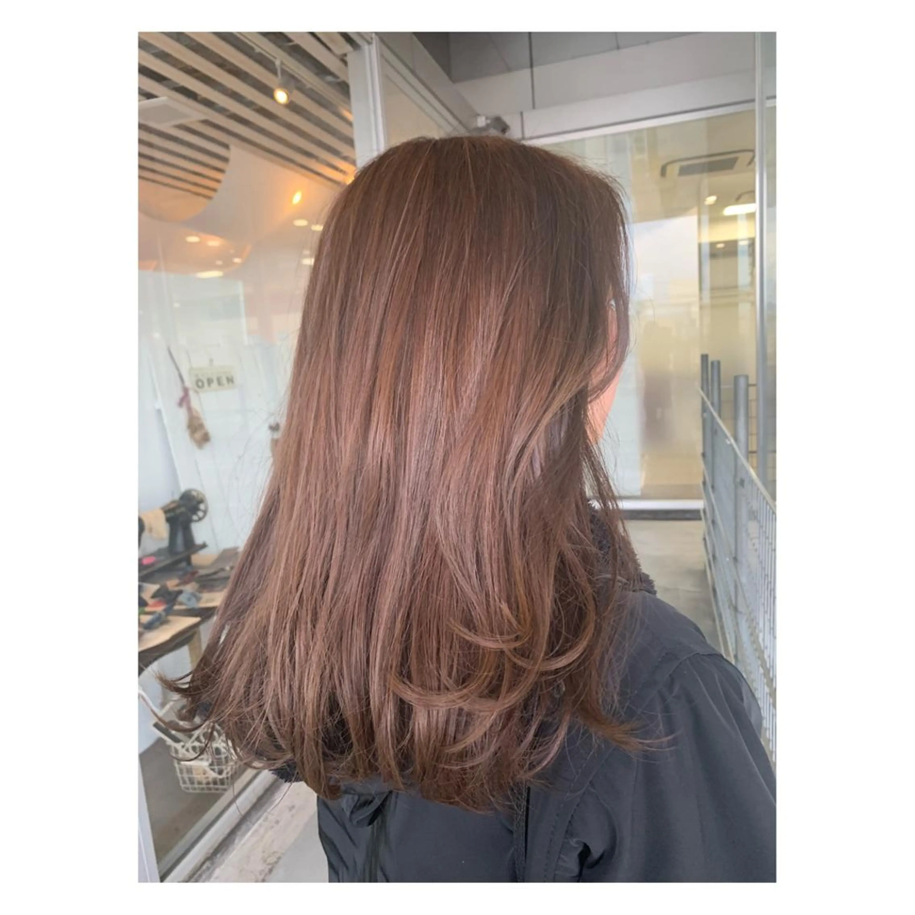 ロング カラー RINKA 琳茄のヘアスタイル