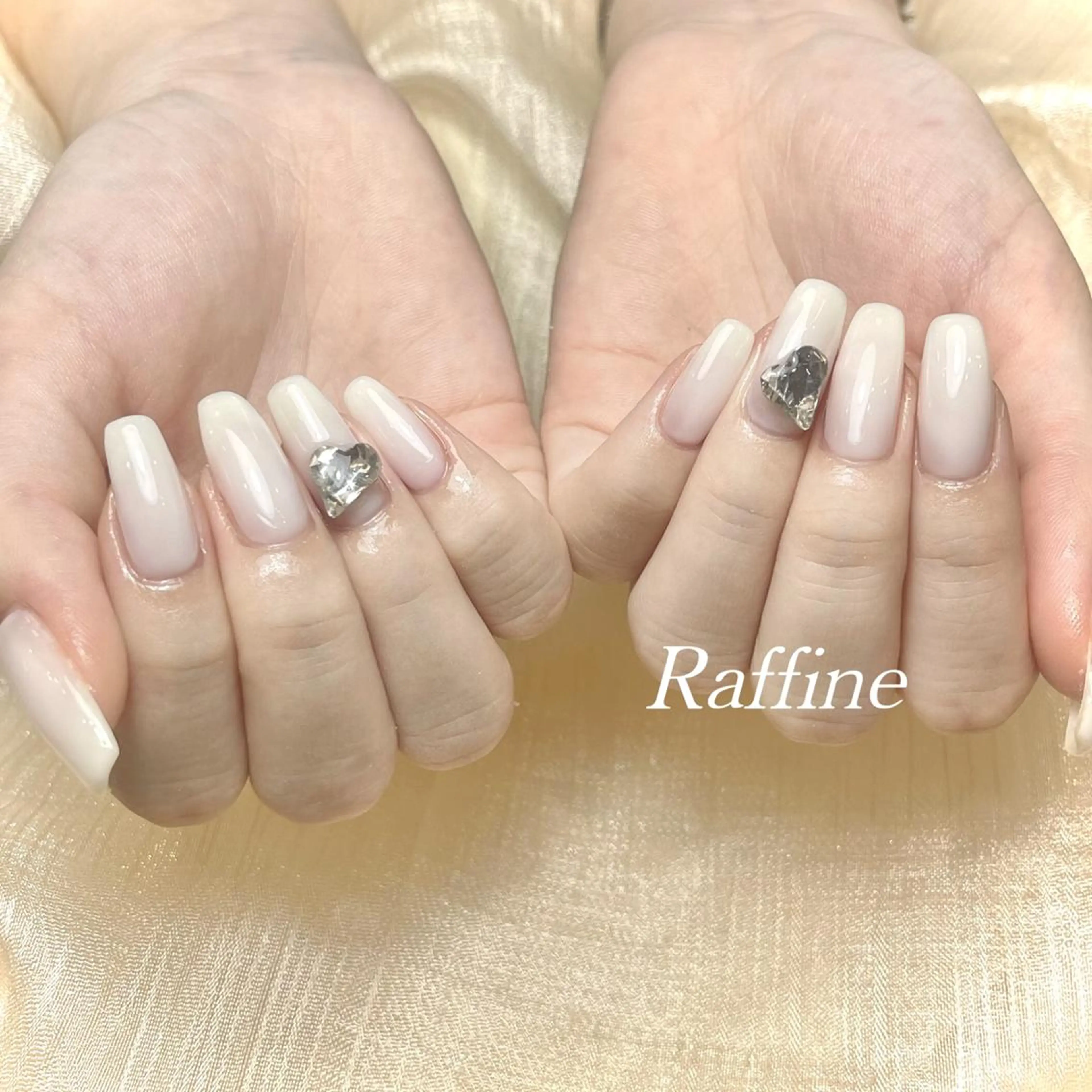 ネイル RAFFINE 月🦋🩵のネイルデザイン