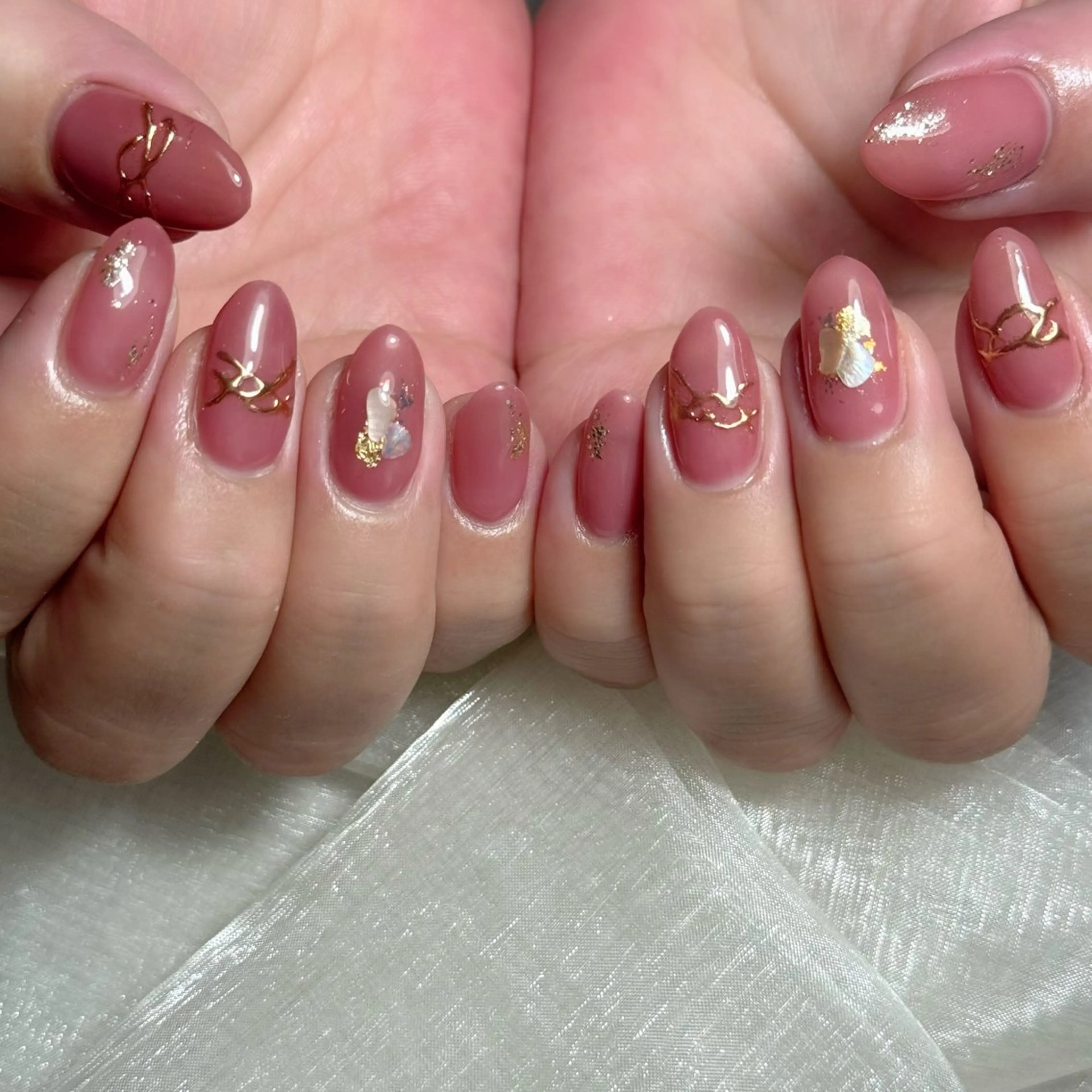ネイル ゴールド ピンク ハンドネイル salon Hush Hushのネイルデザイン