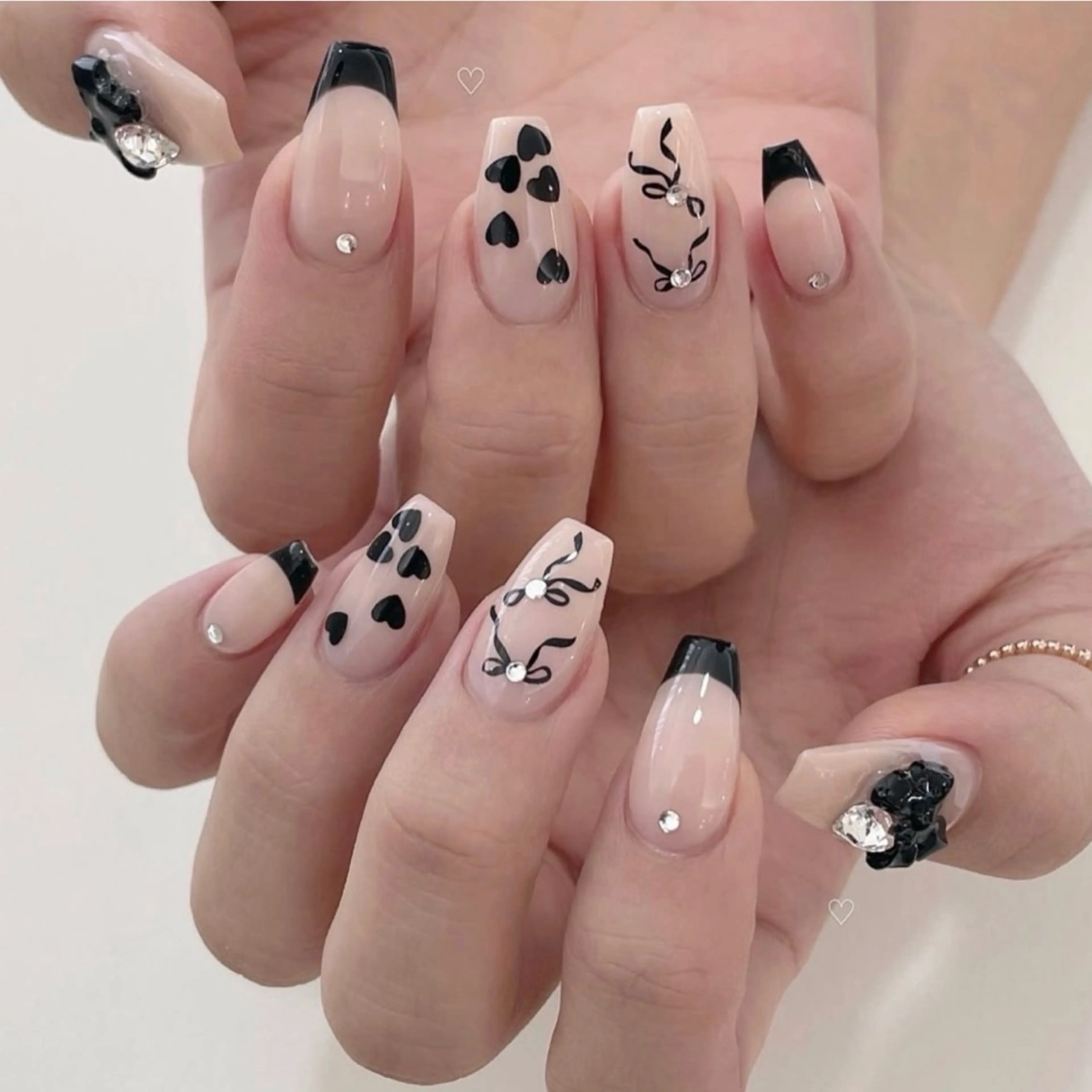 ネイル キラキラネイル 韓国ネイル 水色 マグネットネイル ミラーネイル ハンドネイル Lala Nails所属・Lala Nailsのネイルデザイン