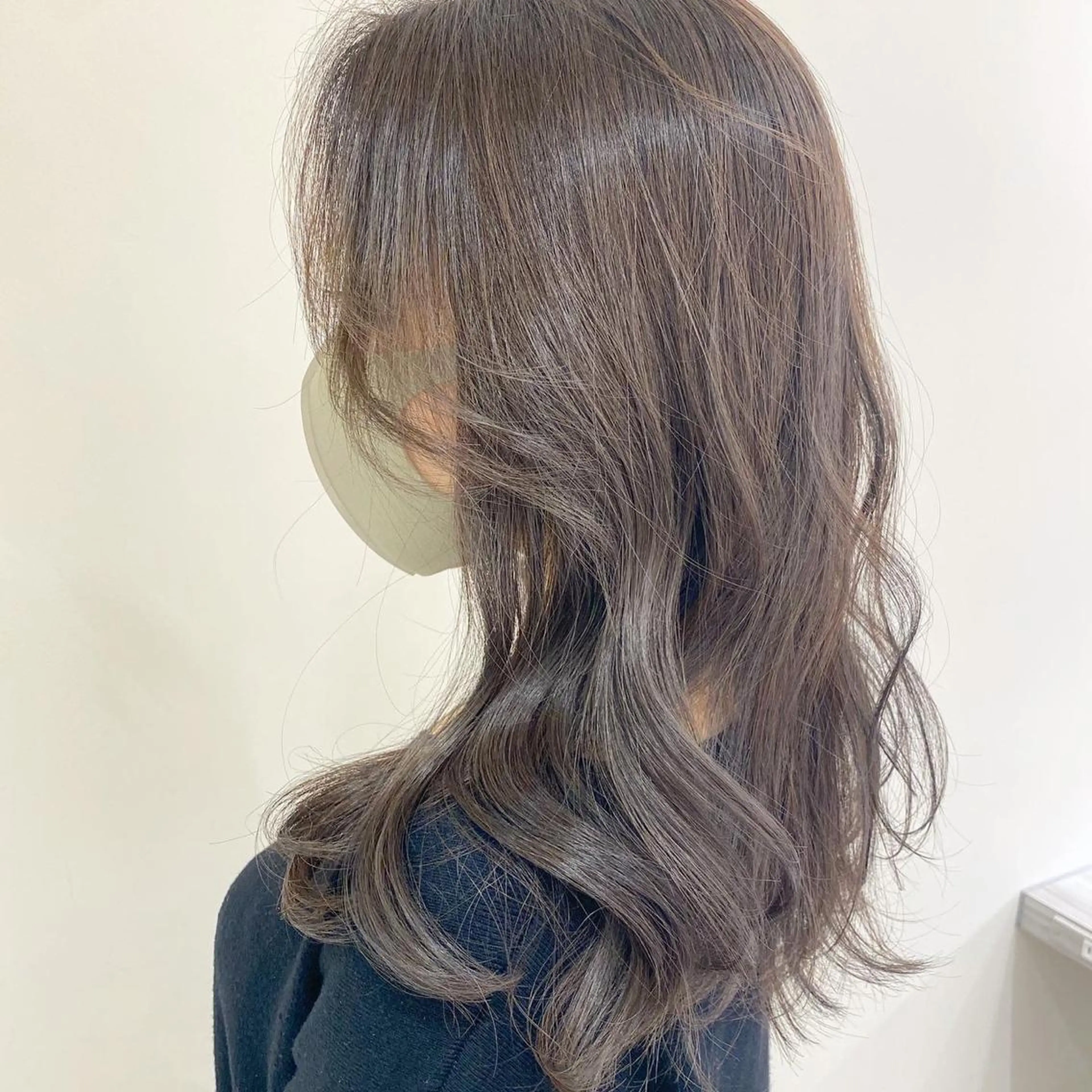 カラー ヘアカラー トリートメント 韓国レイヤー🪽 耳ツボジュエリーのヘアスタイル